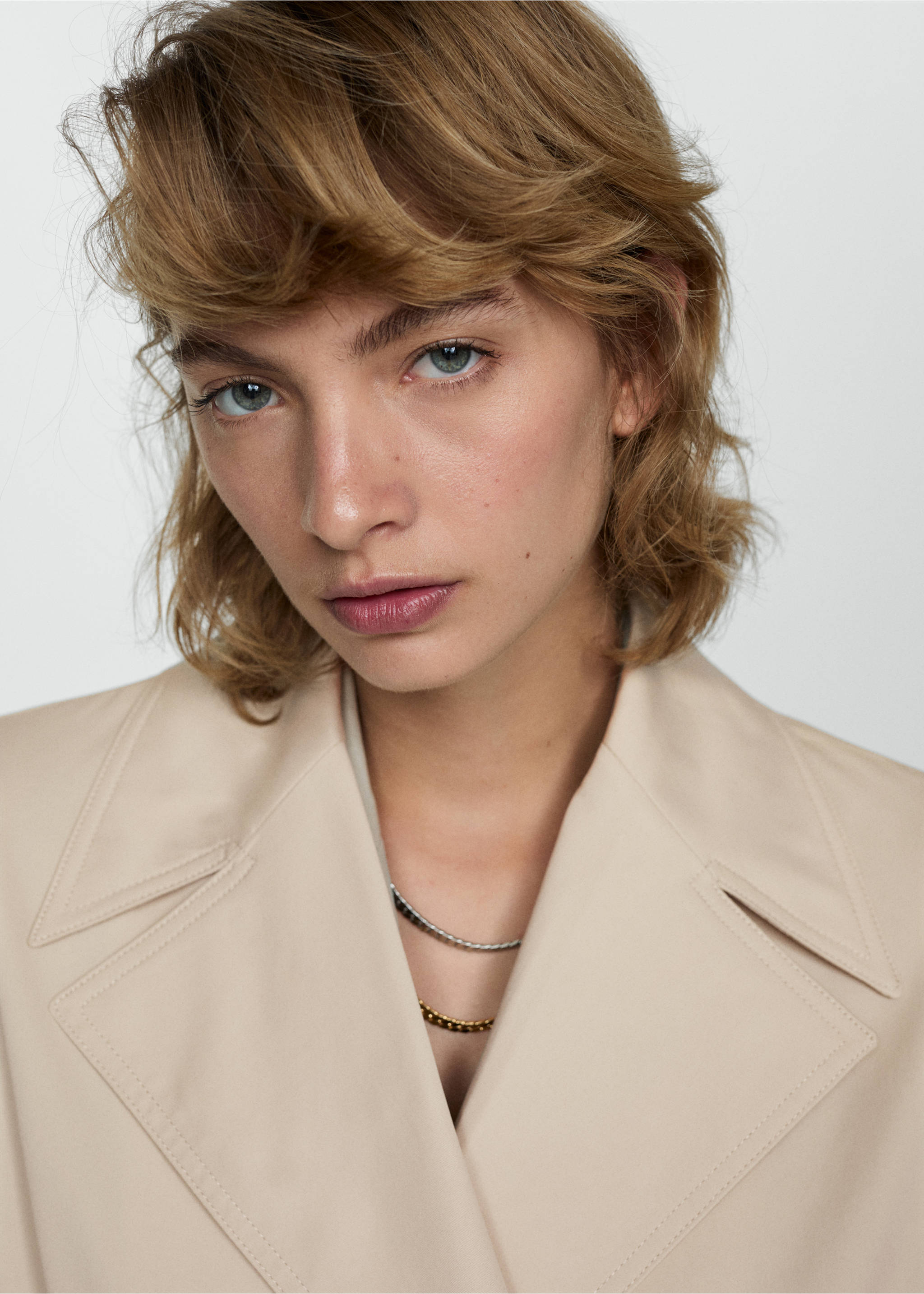 Trench long double boutonnage - Détail de l'article 1, Beige. Ref: 77084762-00.