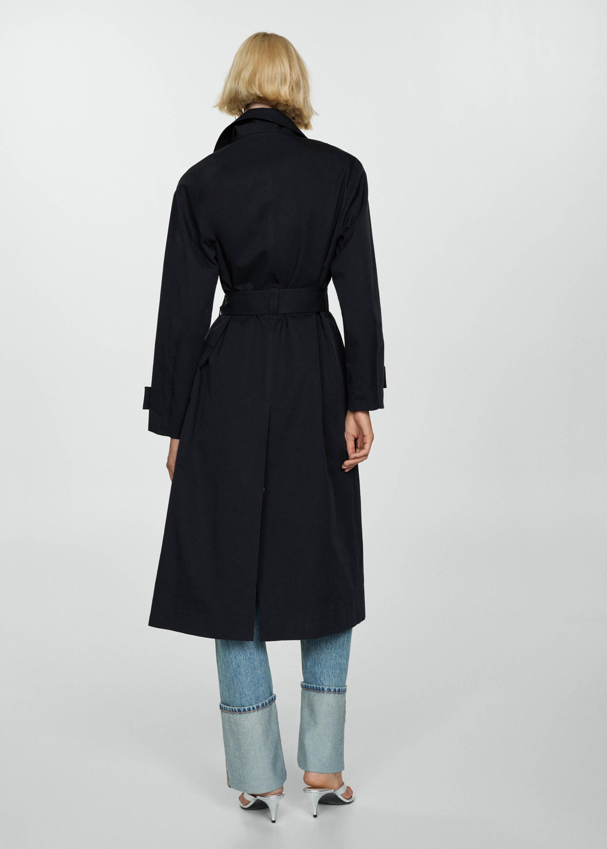 Long double-breasted trench coat - Reverse of the article