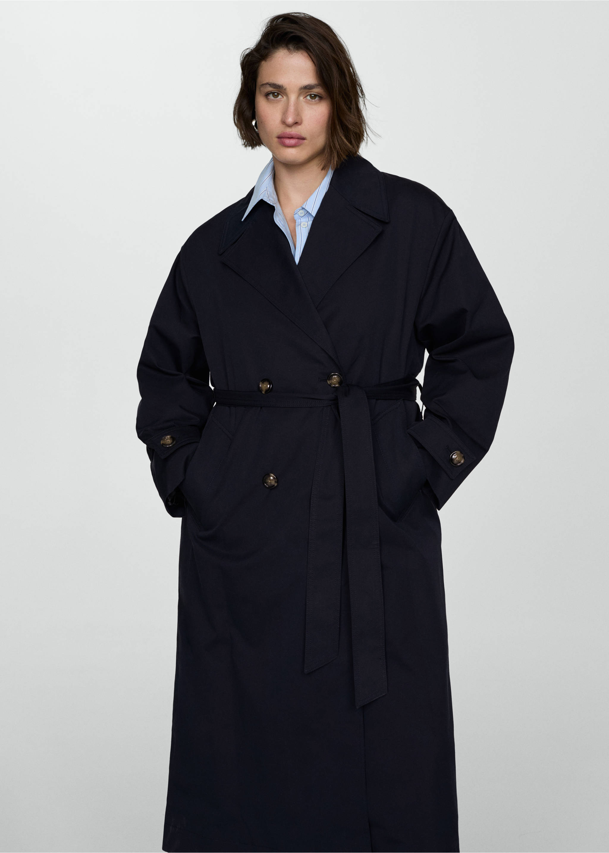 Long double-breasted trench coat - Details of the article 5, Black. Ref: 77084762-00.
