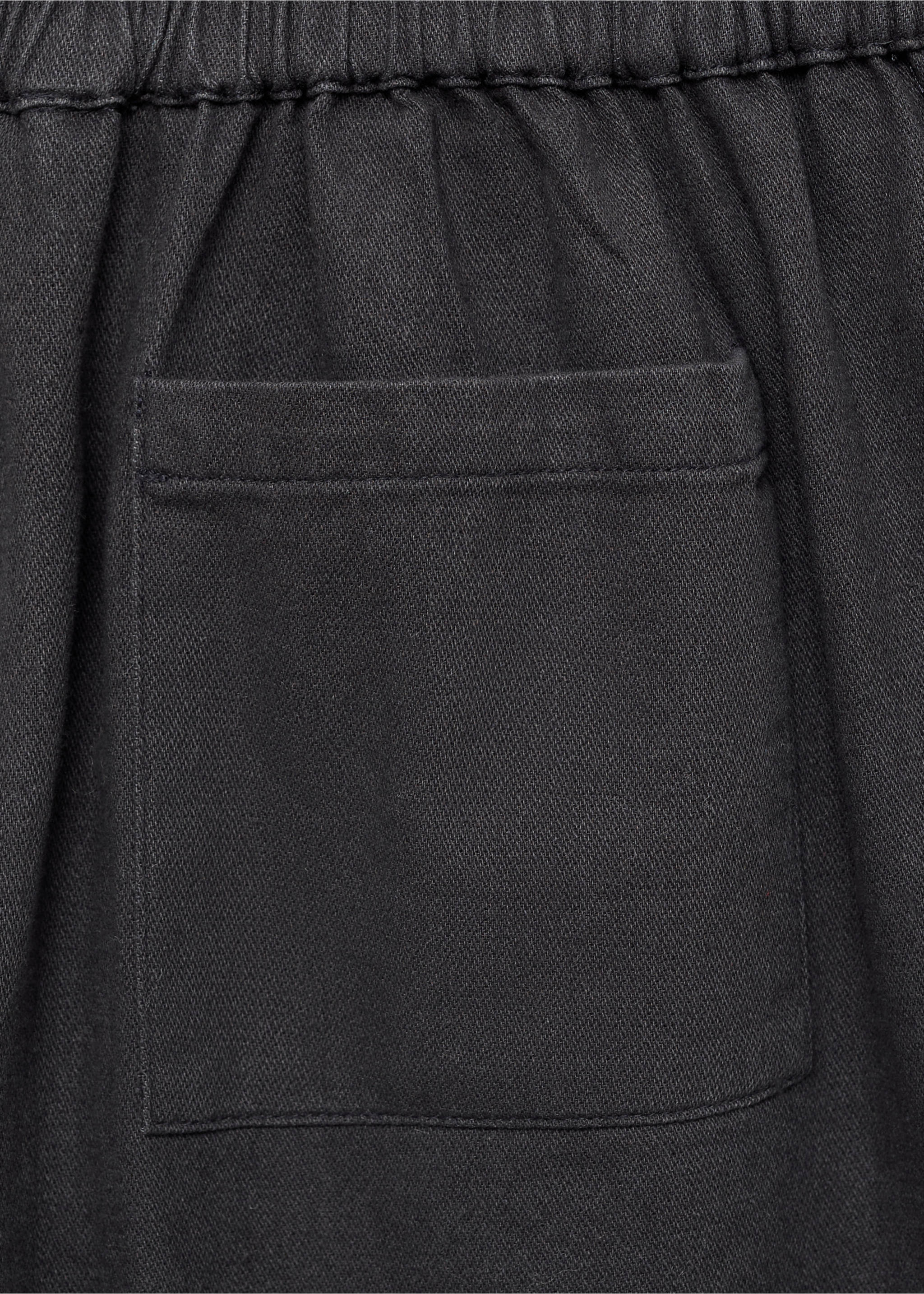 Byxor med veckdetaljer - Detaljer om artikeln 0, Kol. Ref: 77084764-00.