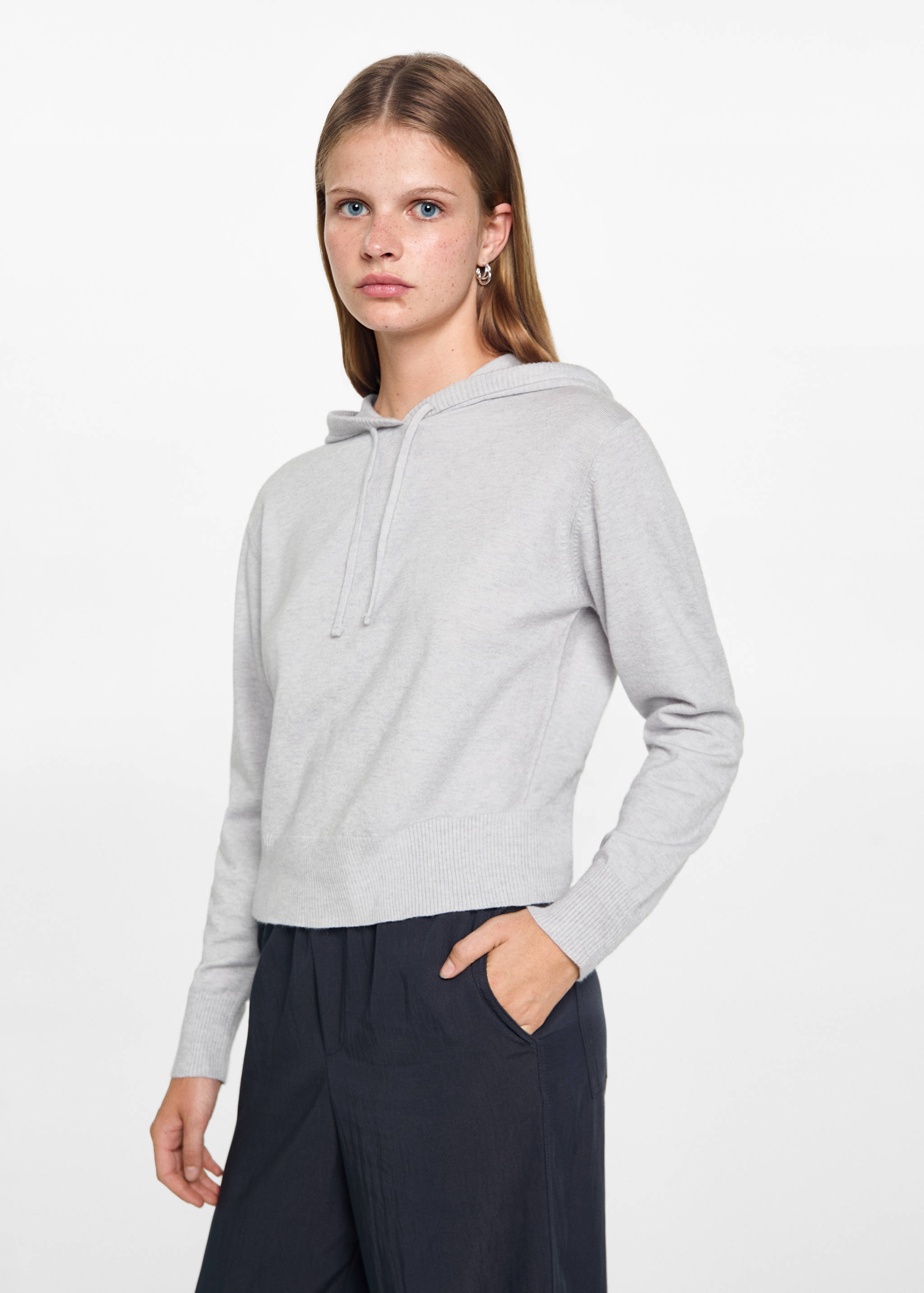 Strickpullover mit Kapuze - Mittlere Ansicht