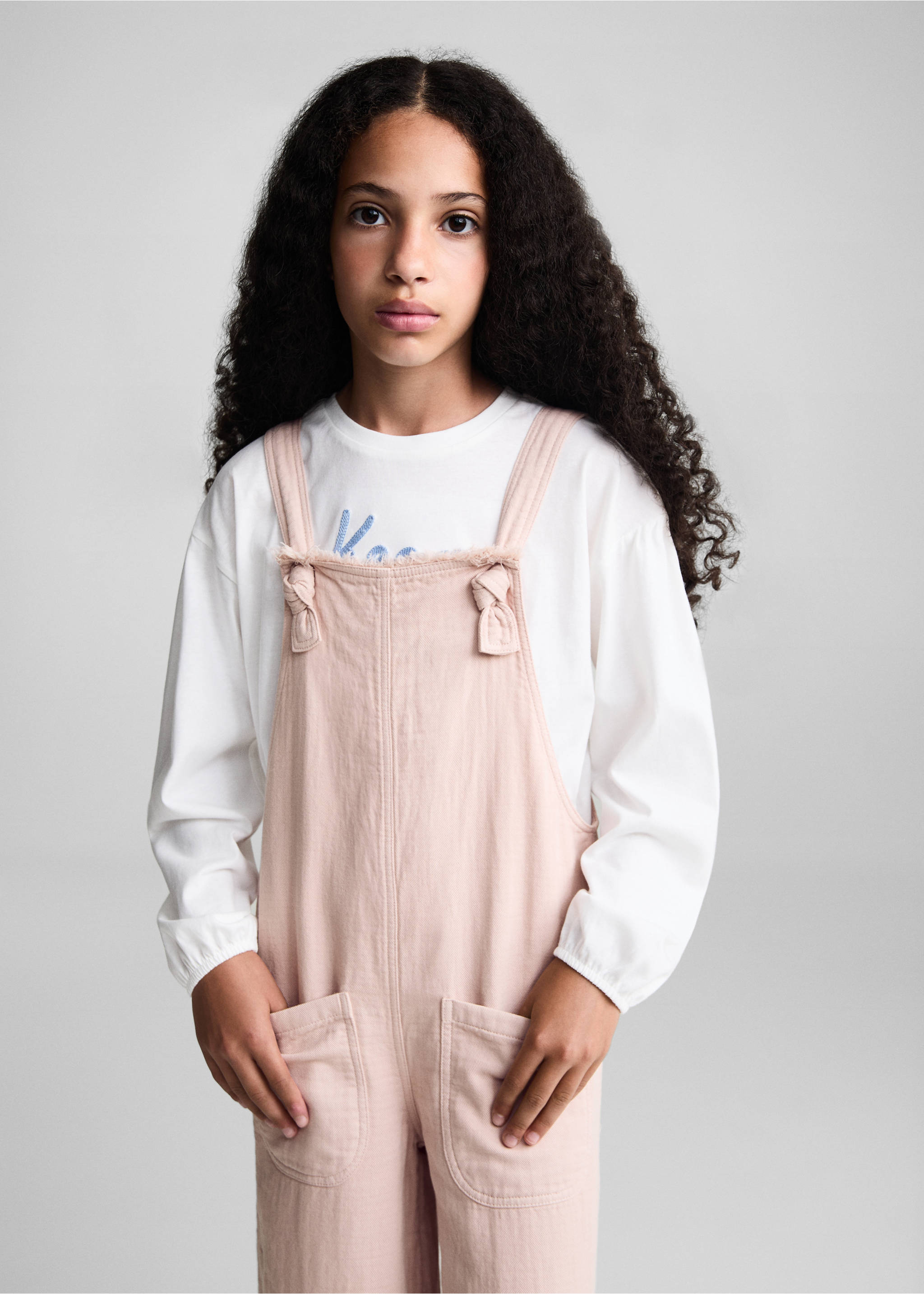 Lange Latzhose mit Taschen - Mittlere Ansicht, Rosa. Ref: 77084788-00.