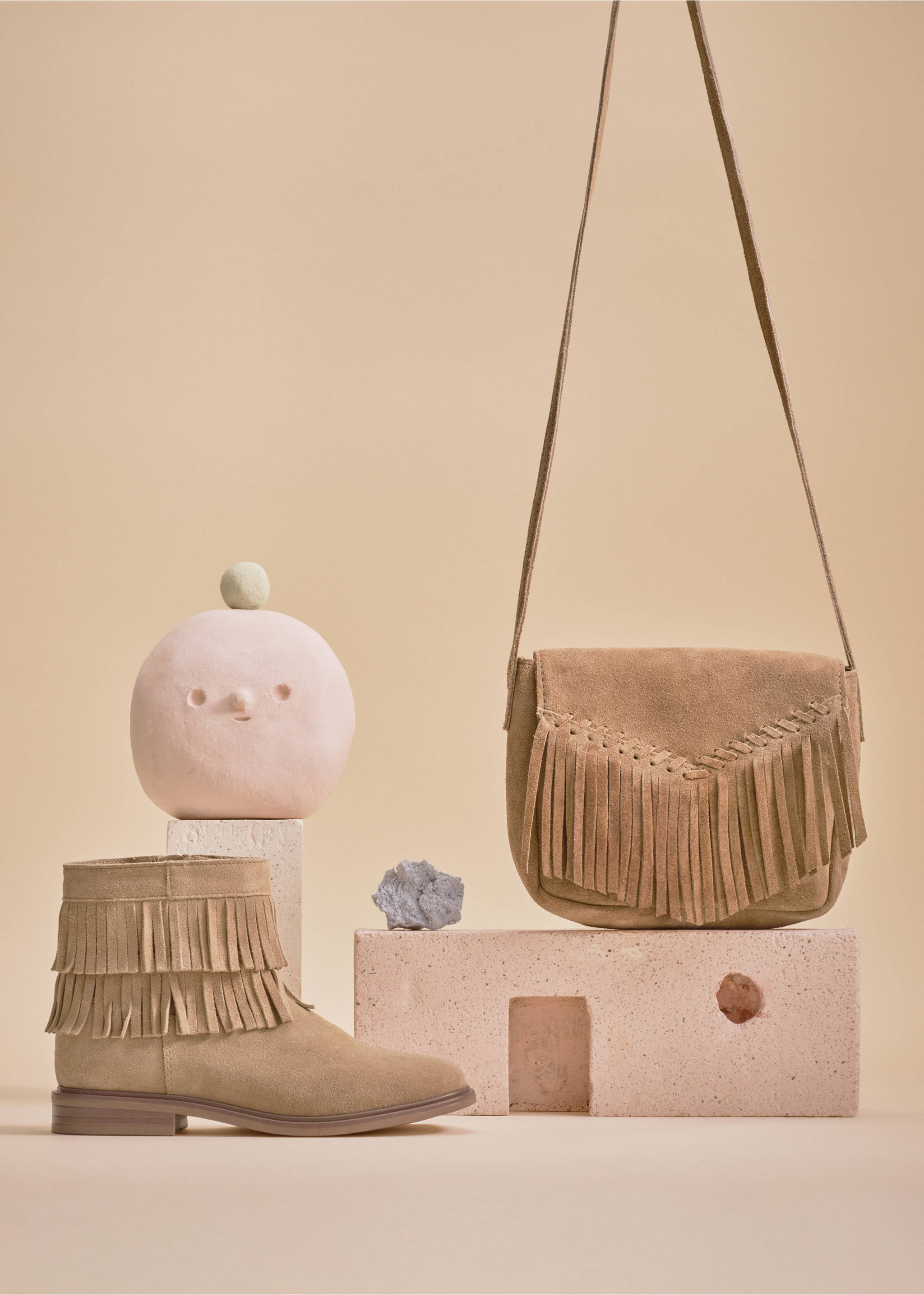 Fringed leather boots - Details of the article 5, Sand. Ref: 77085145-00.