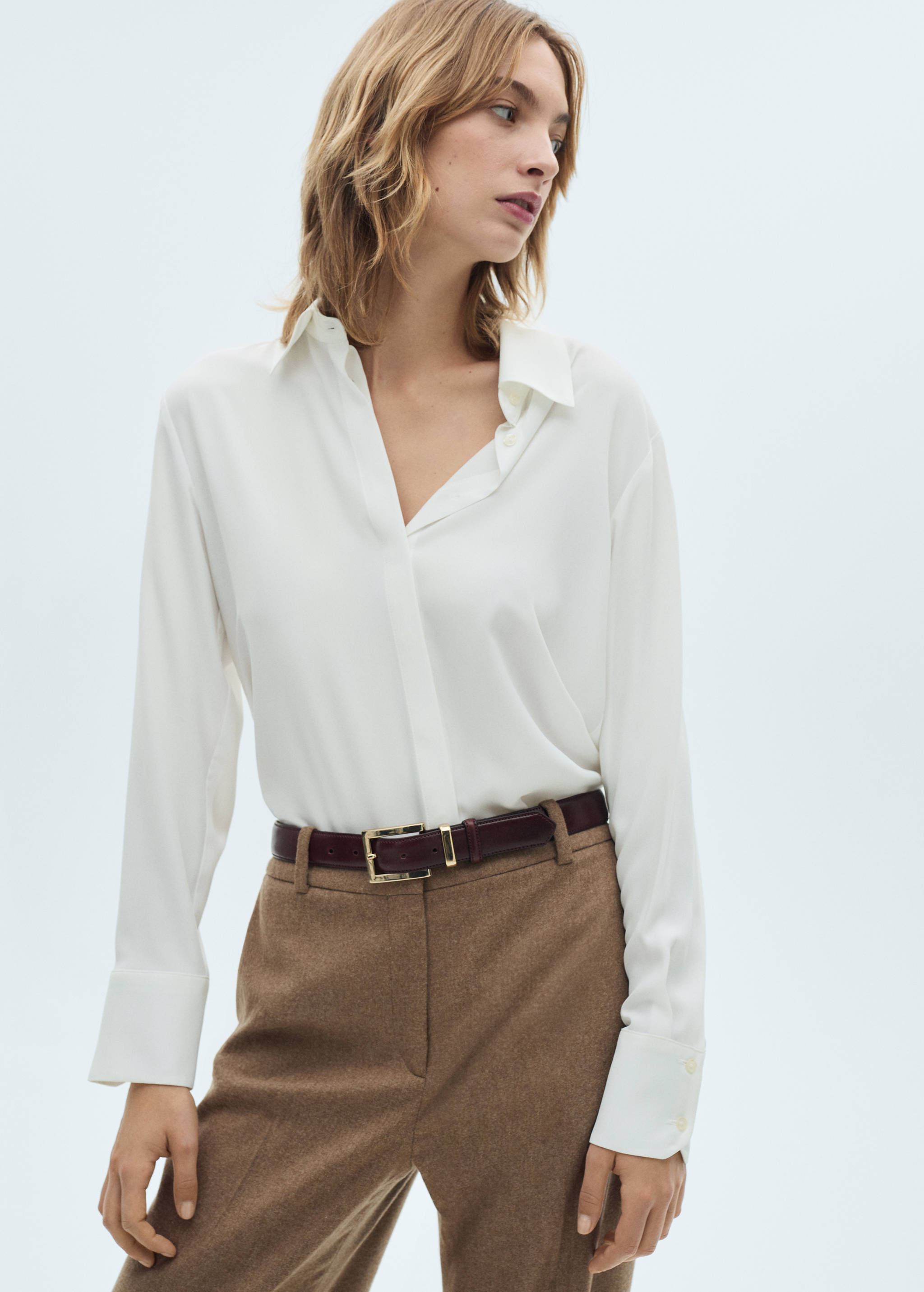 Camisa manga larga fluida - Plano medio