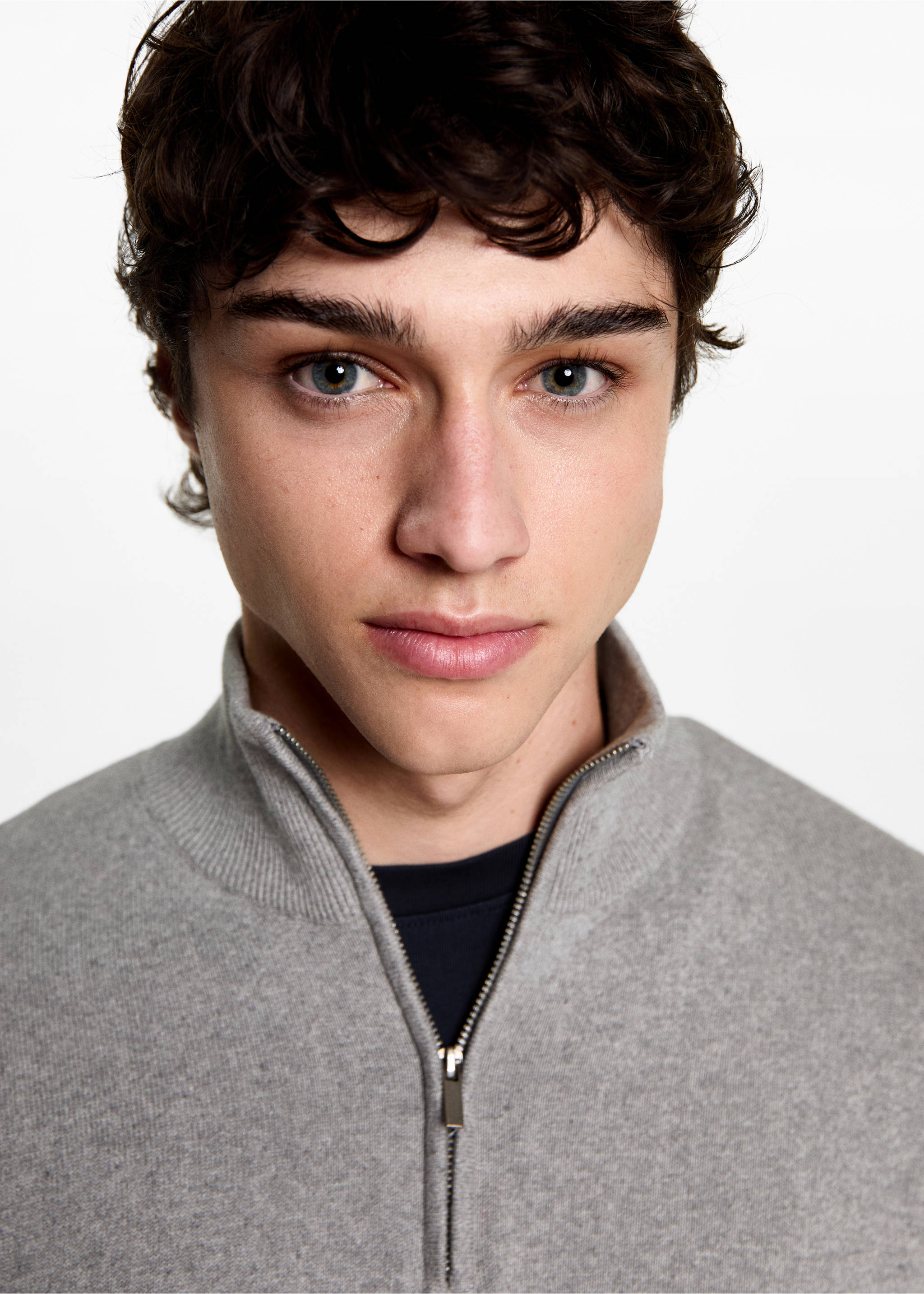 Sweter z kominowym kołnierzem - Szczegóły artykułu 1, Szary. Ref: 77085632-00.