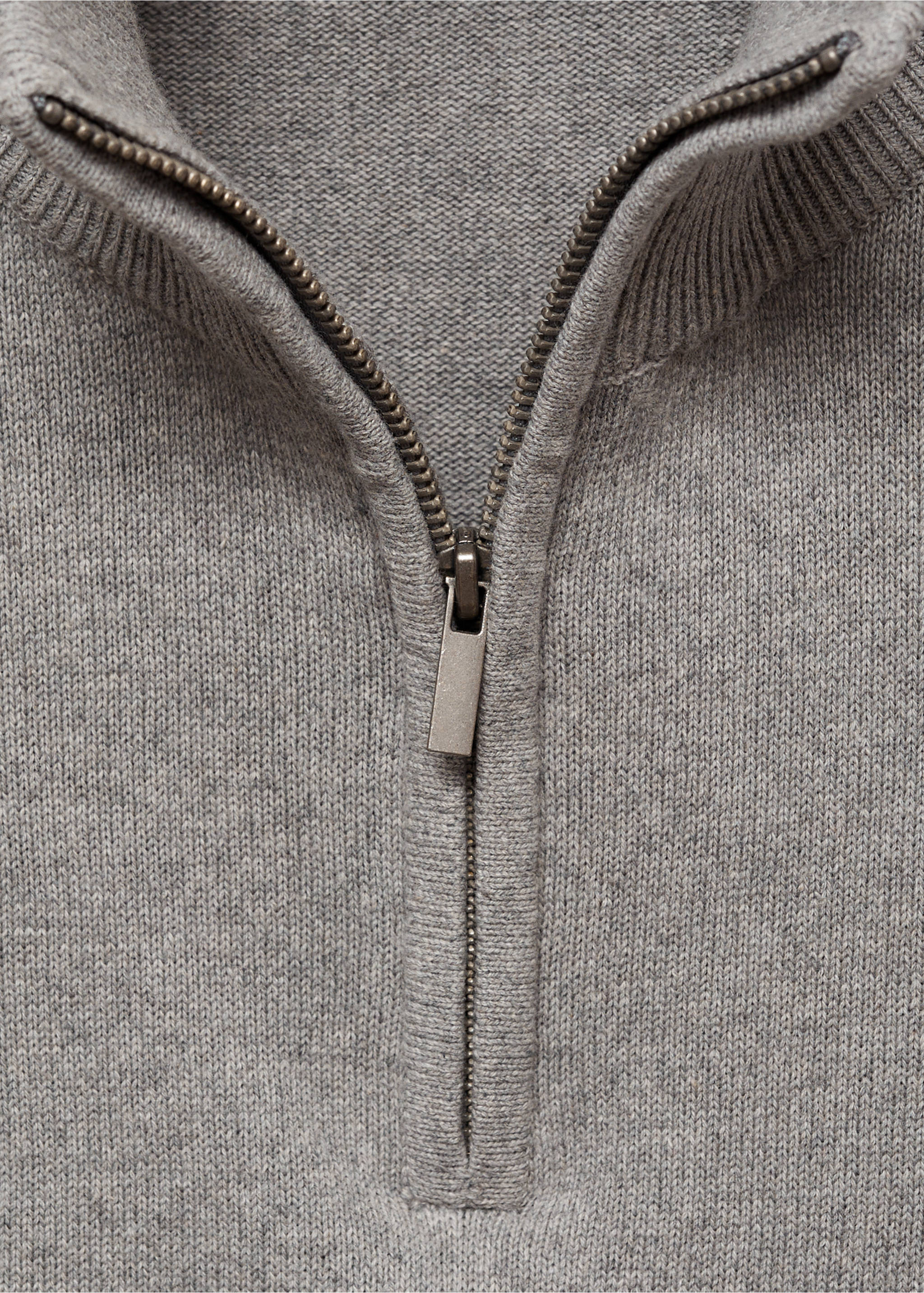 Sweter z kominowym kołnierzem - Szczegóły artykułu 8, Szary. Ref: 77085632-00.