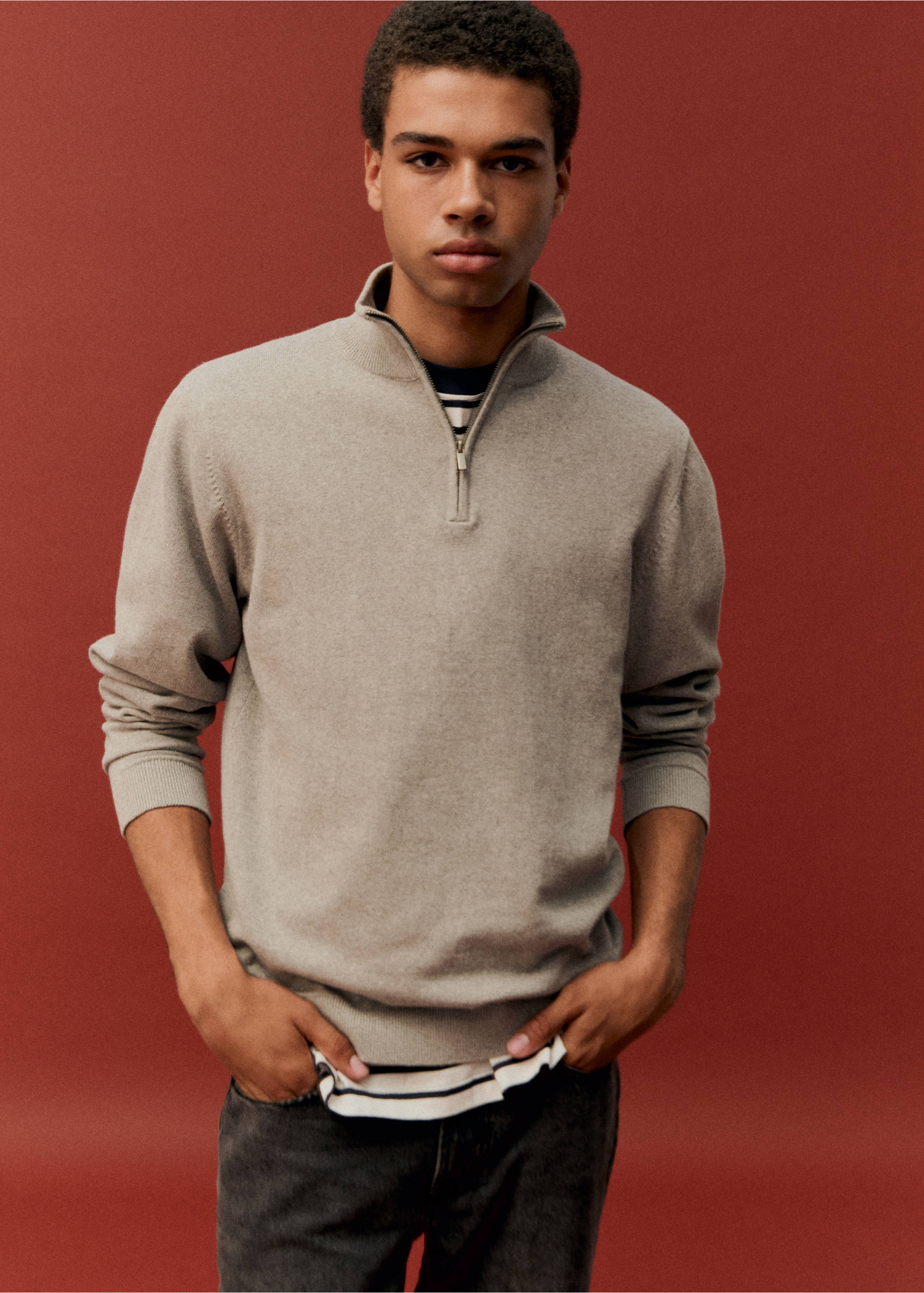 Sweter z kominowym kołnierzem - Szczegóły artykułu 5, Szary. Ref: 77085632-00.