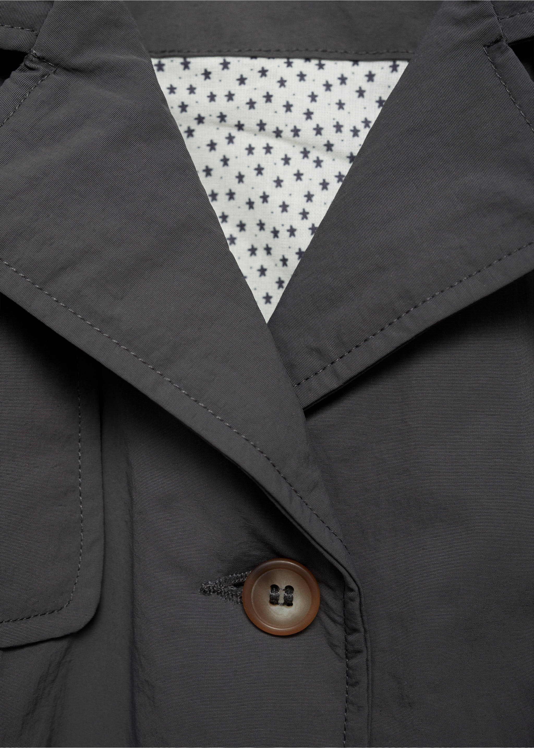 Trenchcoat in Stepp-Optik - Detail des Artikels 8, Grau. Ref: 77085634-00.