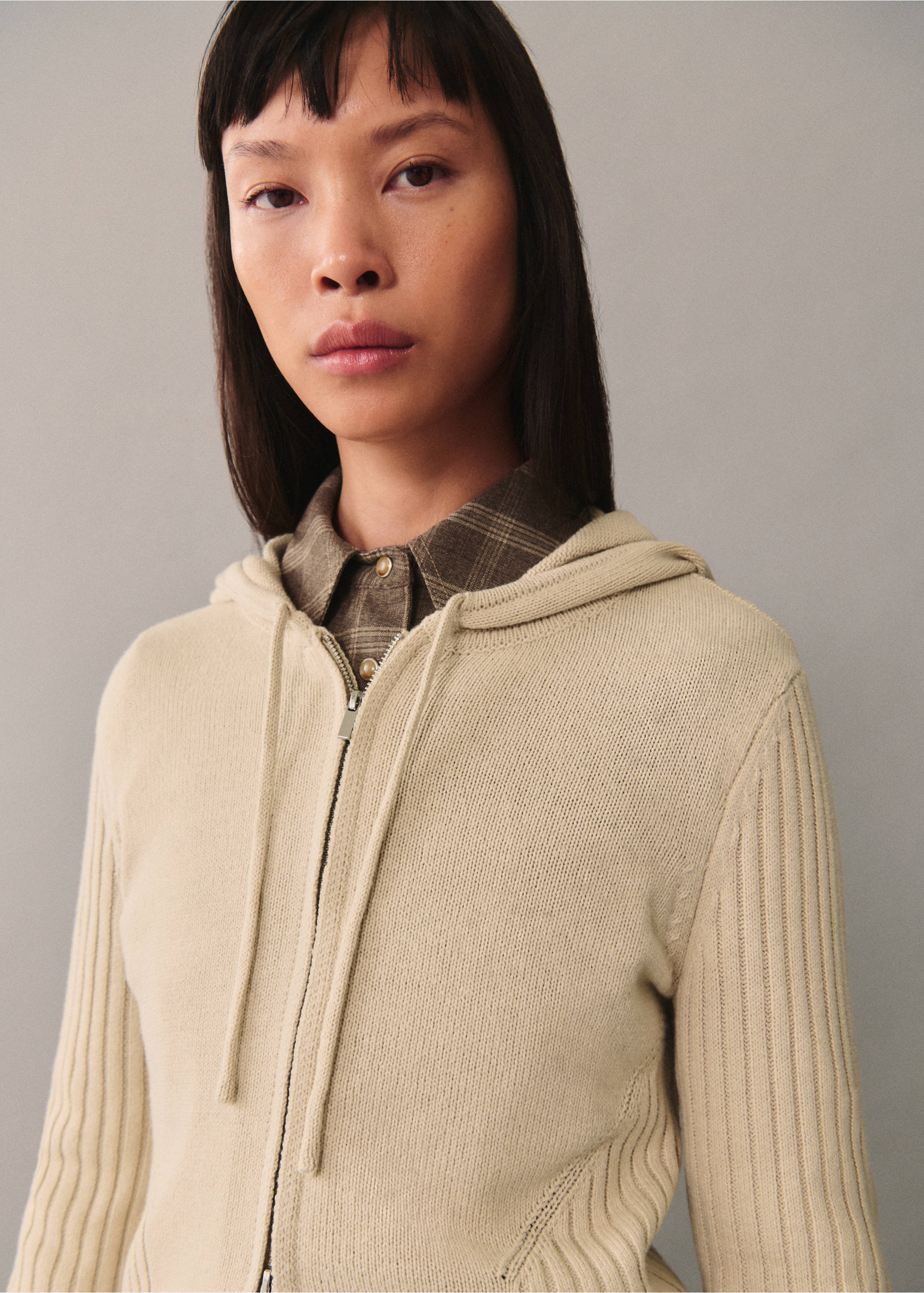 Cárdigan capucha cremallera - Detalle del artículo 1, Crudo. Ref: 77085641-00.