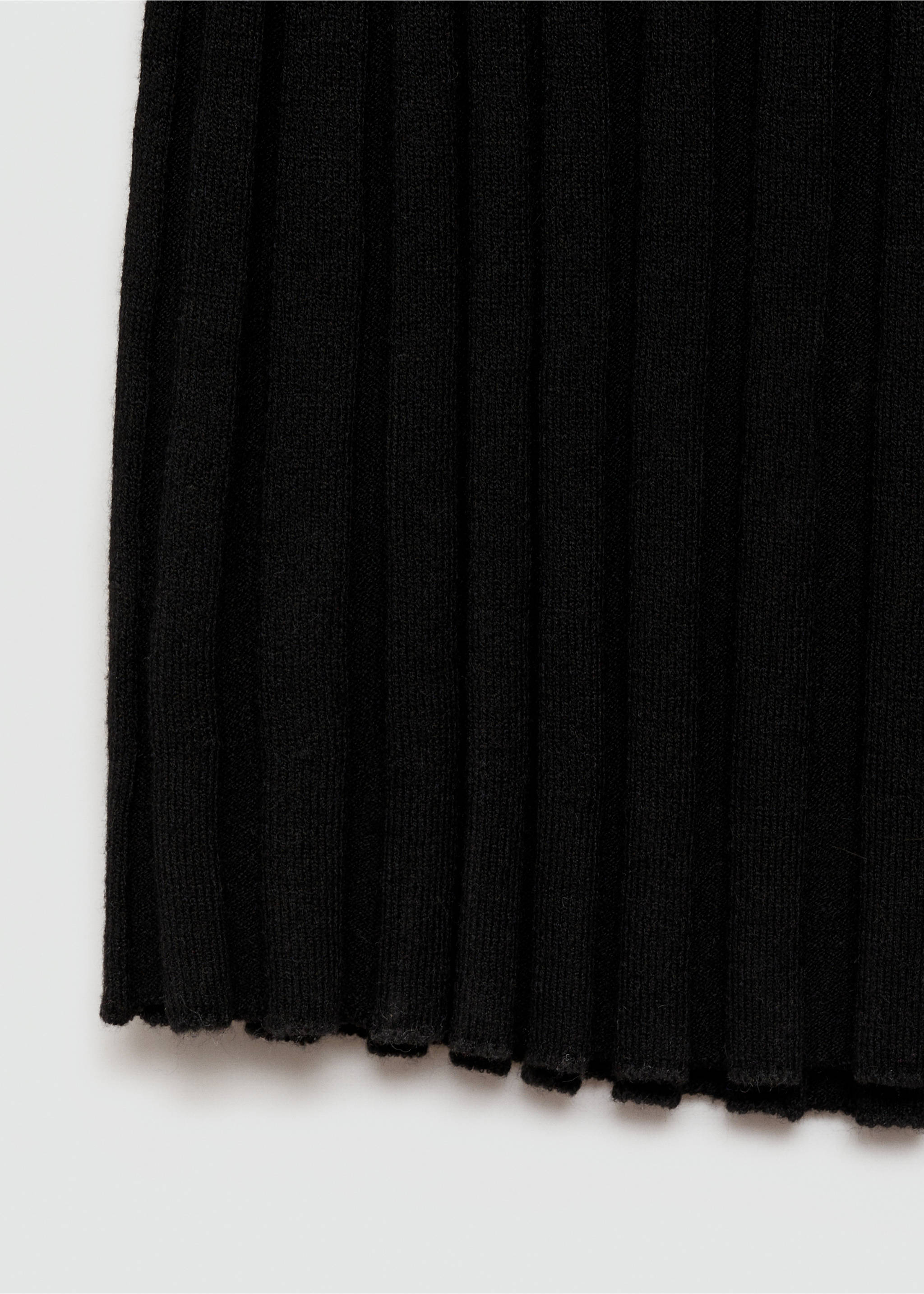 Rippkleid mit halbhohem Kragen - Detail des Artikels 0, Schwarz. Ref: 77085645-00.