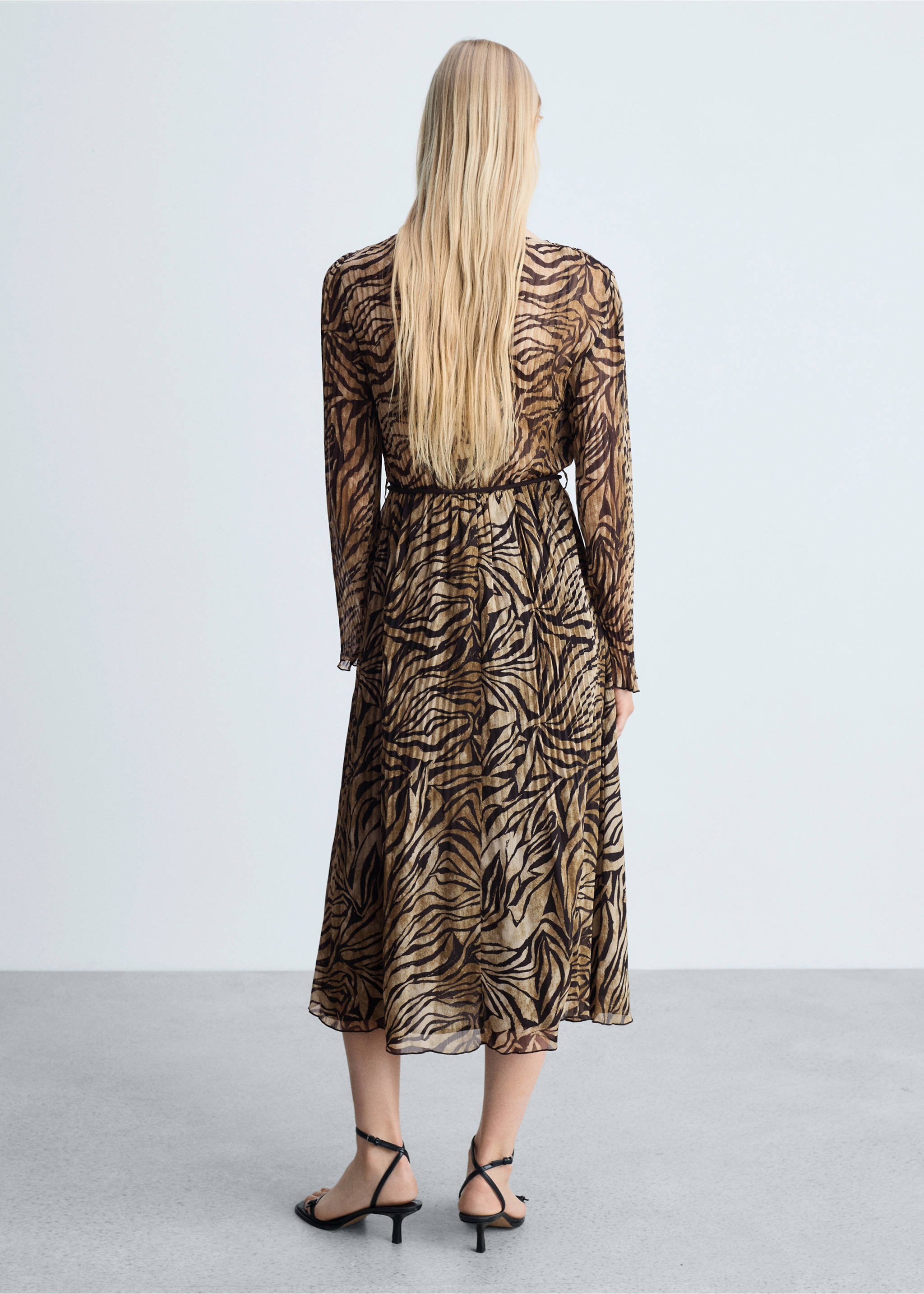 Kleid mit Leopardenmuster und Schleife - Rückseite des Artikels, Braun. Ref: 77085654-00.