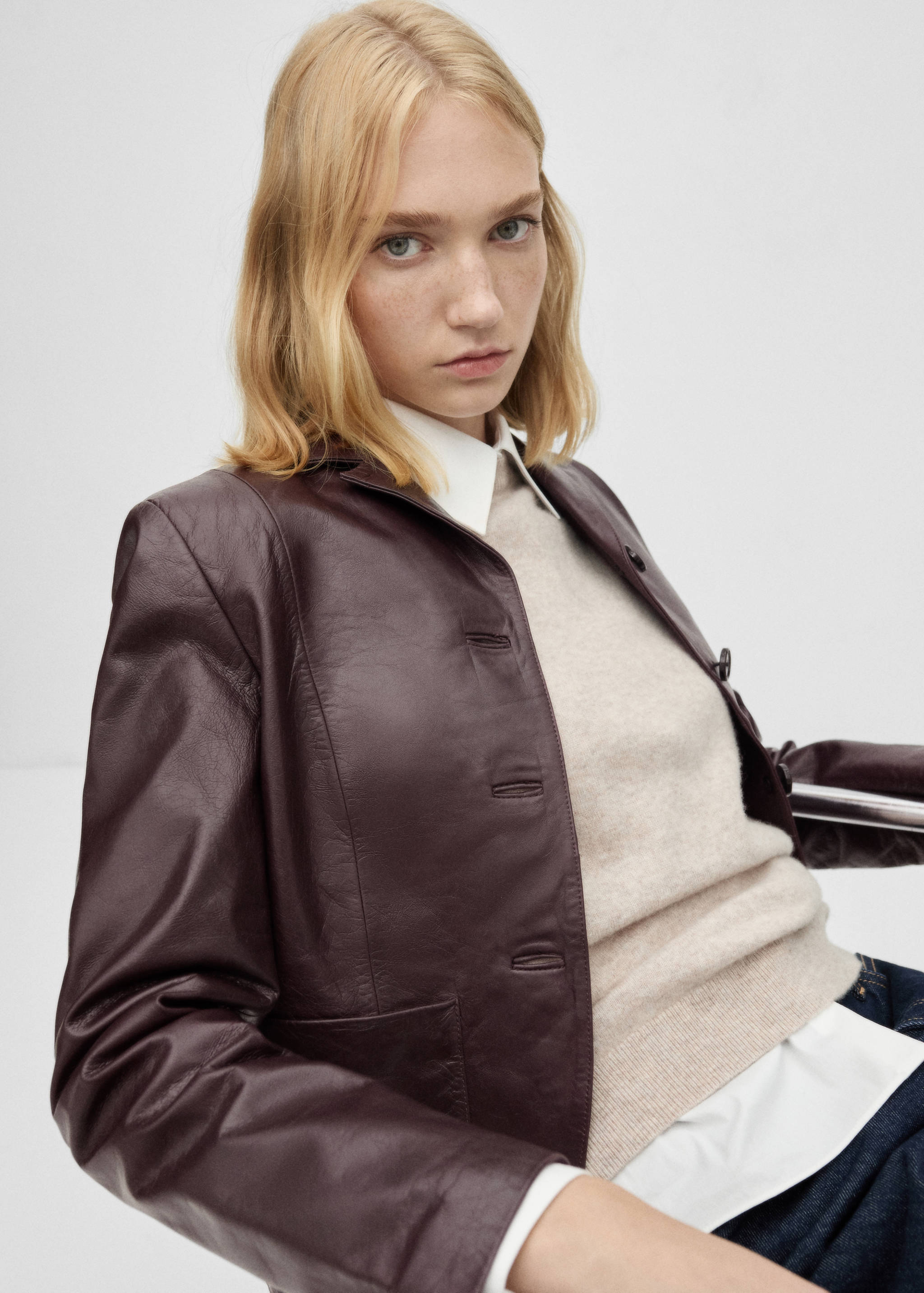 100% leather jacket with pockets - Details of the article 2