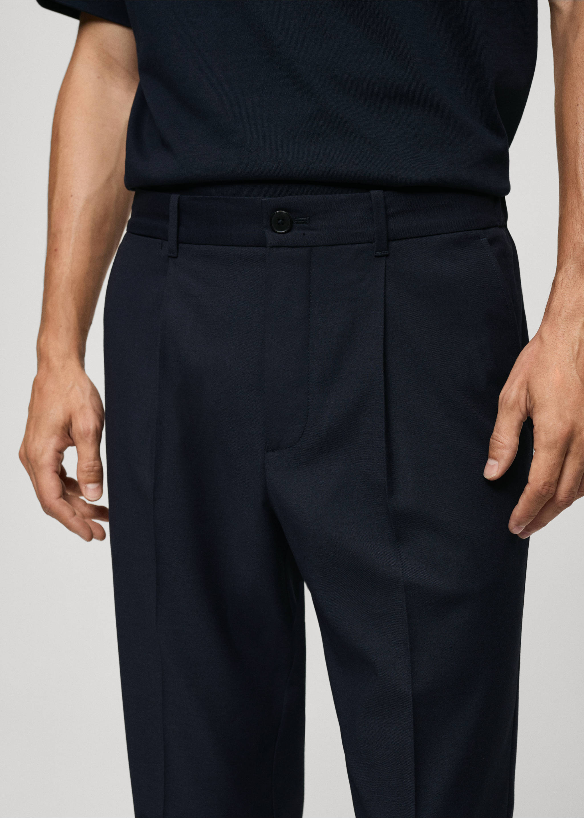 Pleated slim-fit trousers - Details of the article 1, Dark Navy. Ref: 77085960-00.