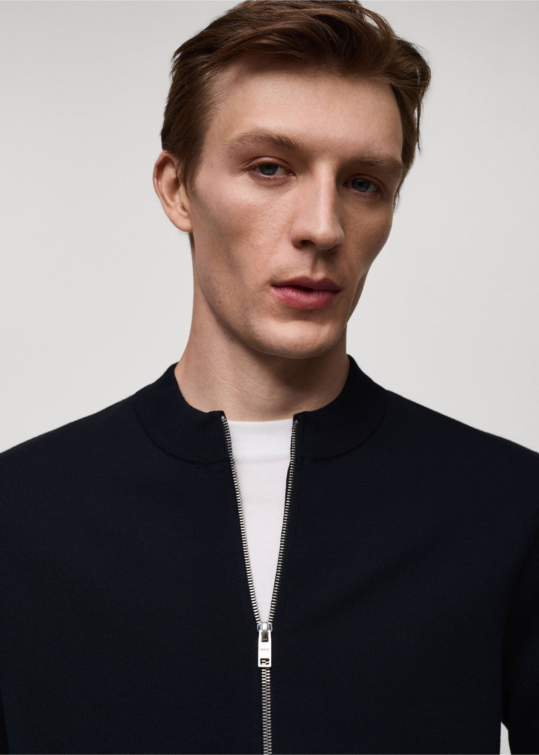 Medium-knit zip-up cardigan - Details of the article 1, Dark Navy. Ref: 77085971-00.