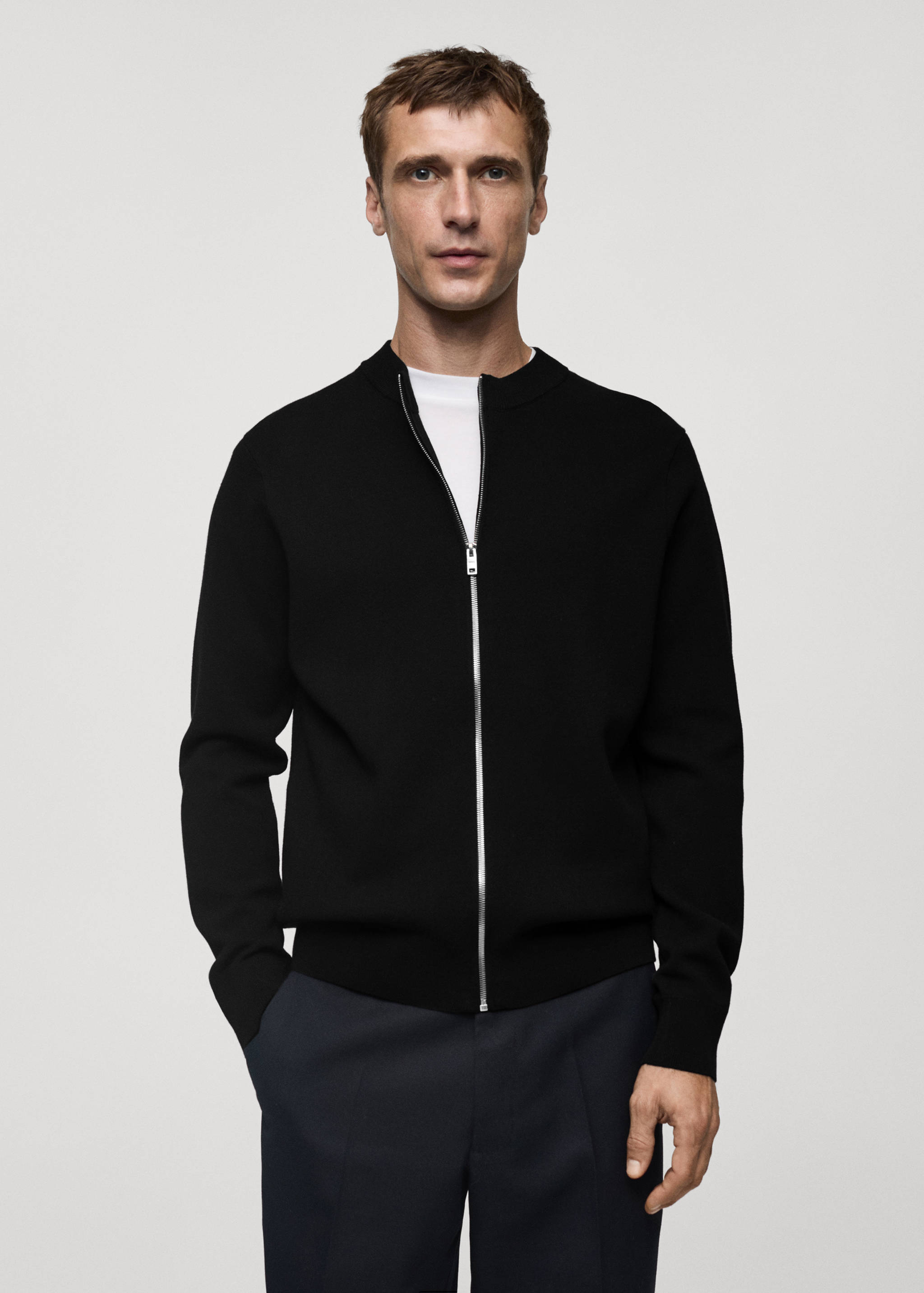 Medium-knit zip-up cardigan - Medium plane