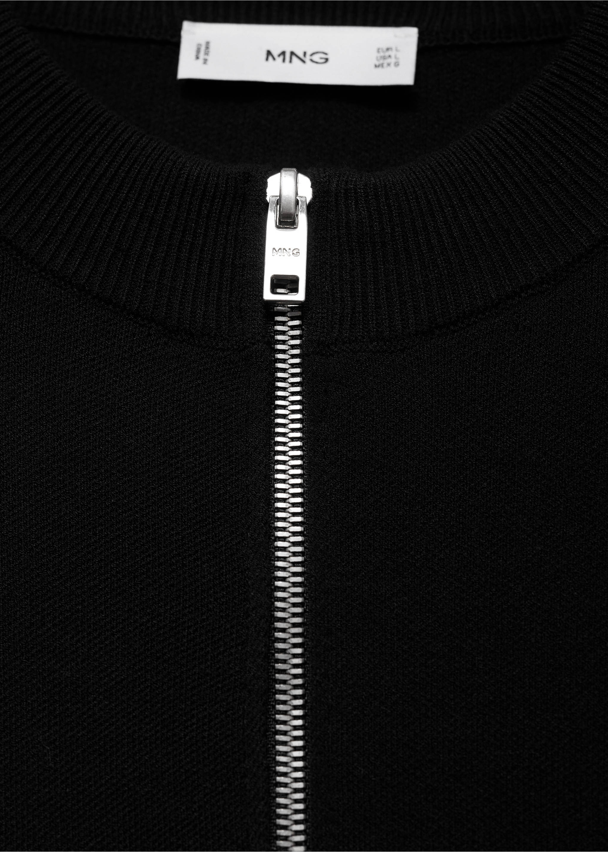 Medium-knit zip-up cardigan - Details of the article 8, Black. Ref: 77085971-00.