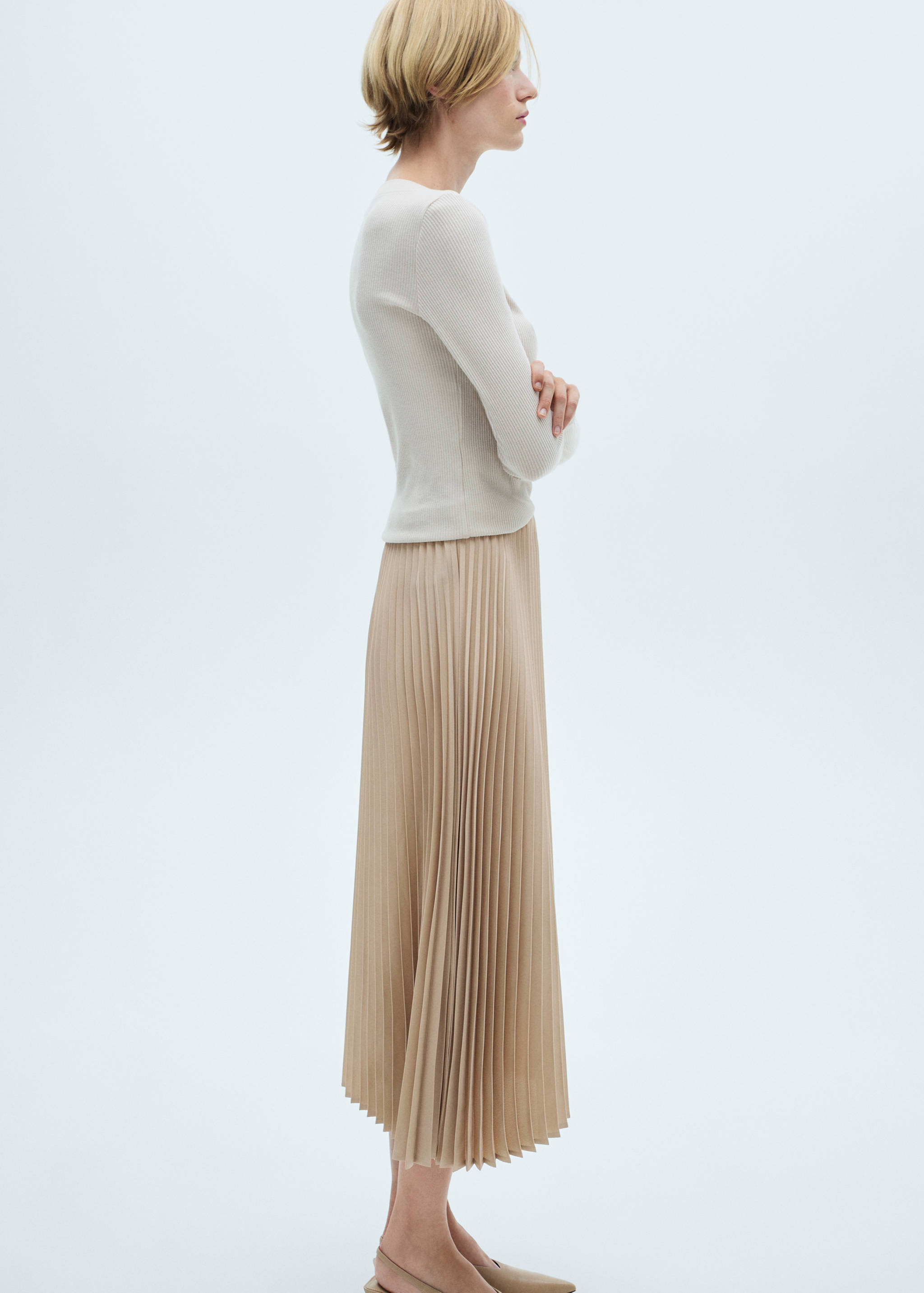Pleated long skirt - Details of the article 1