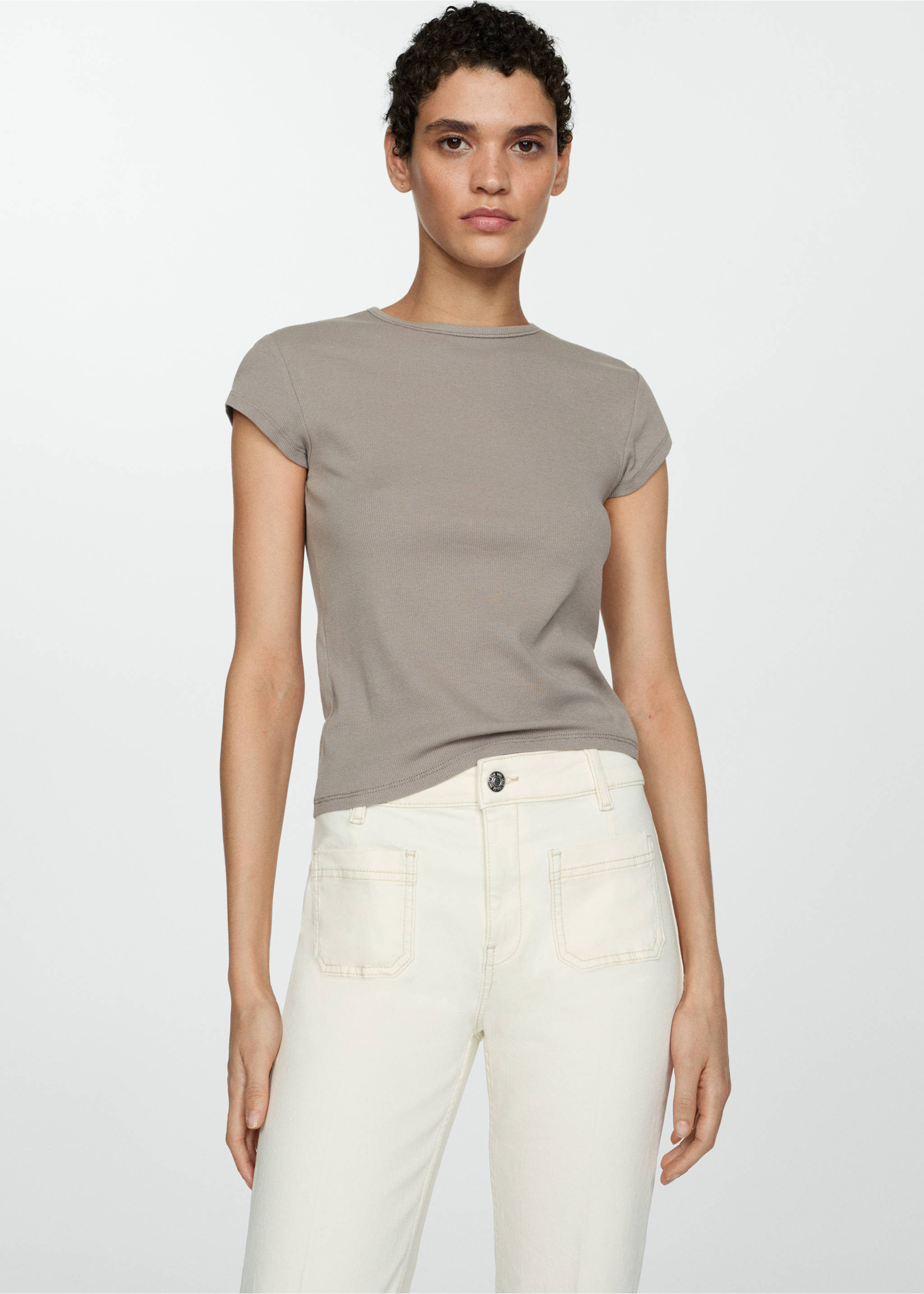 Flared-Jeans mit Taschen in Cropped-Länge - Detail des Artikels 1, Cremeweiß. Ref: 77086738-00.