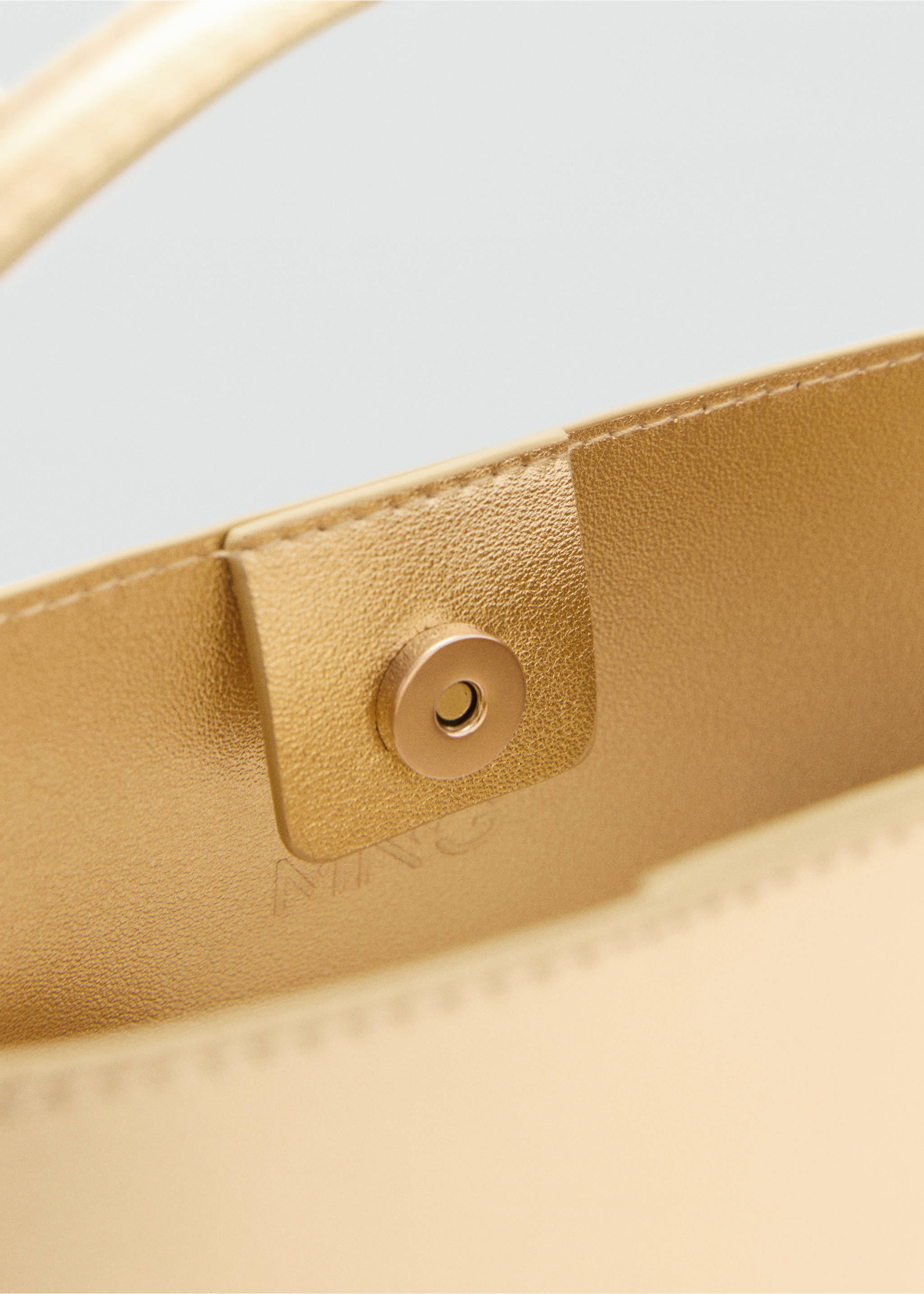 Metallisierte Mini-Shopper-Bag - Detail des Artikels 2, Gold. Ref: 77086745-00.