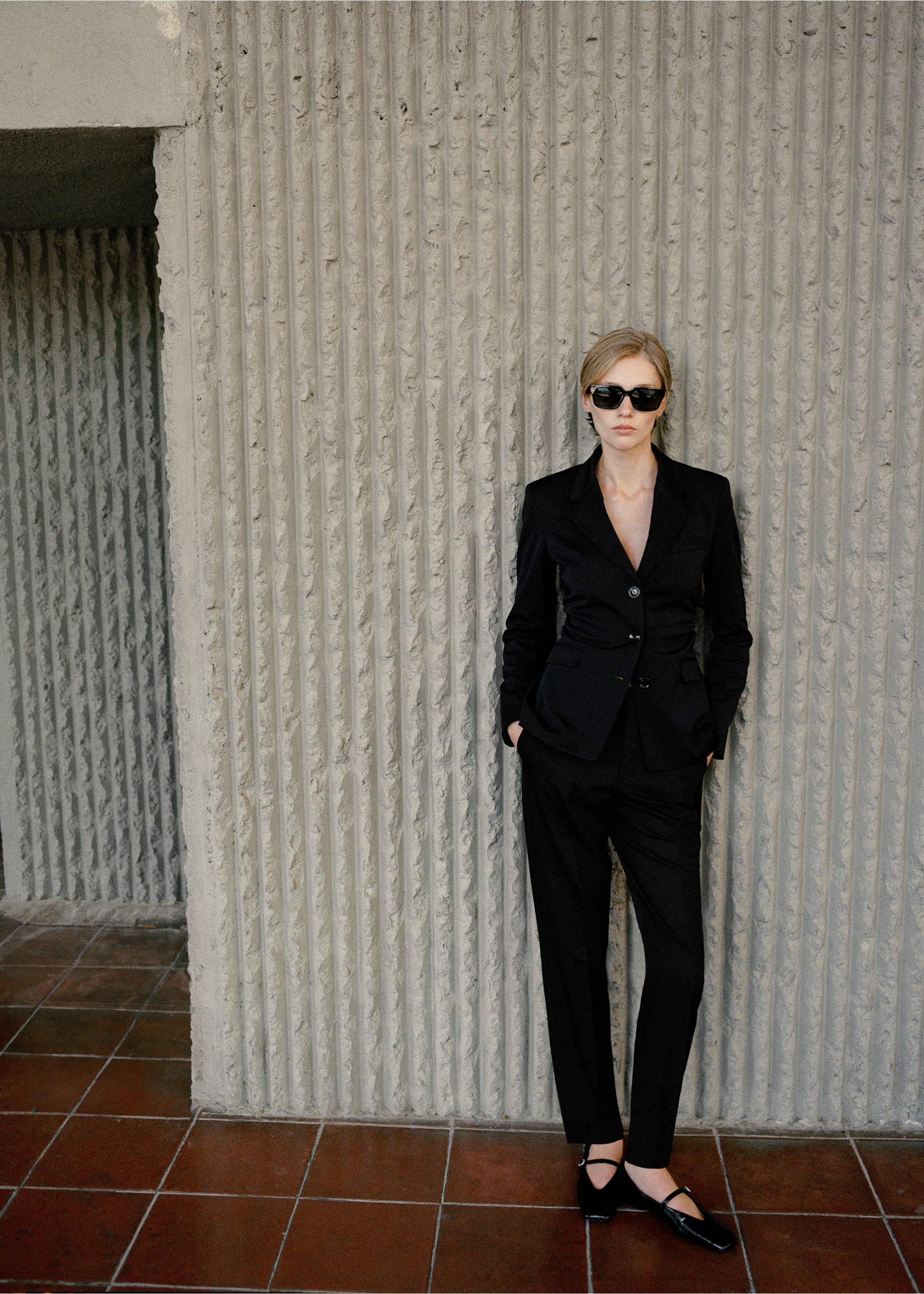 Slim fit suit trousers - Details of the article 6, Black. Ref: 77086761-00.