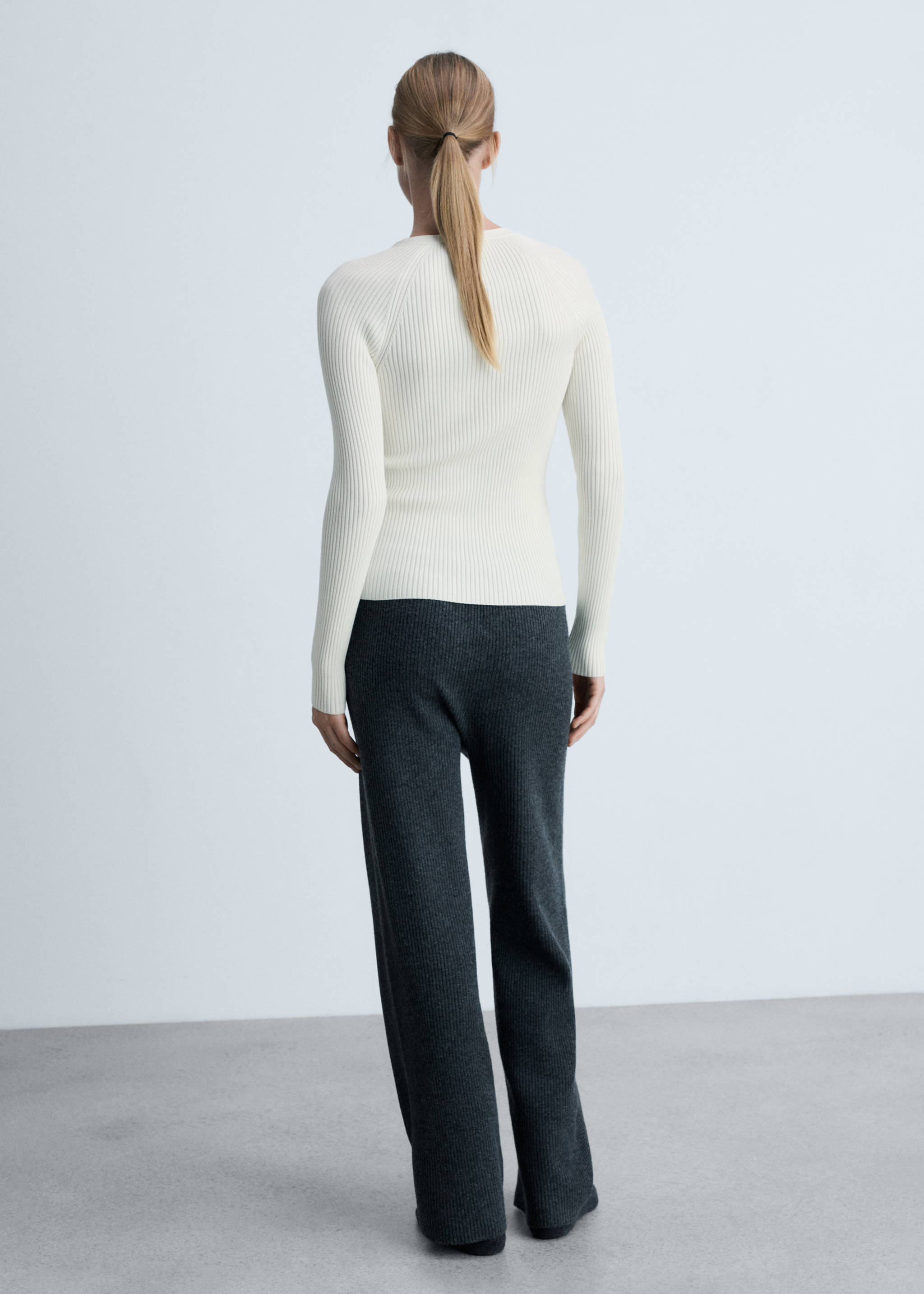 Ribbed t-shirt - Reverse of the article