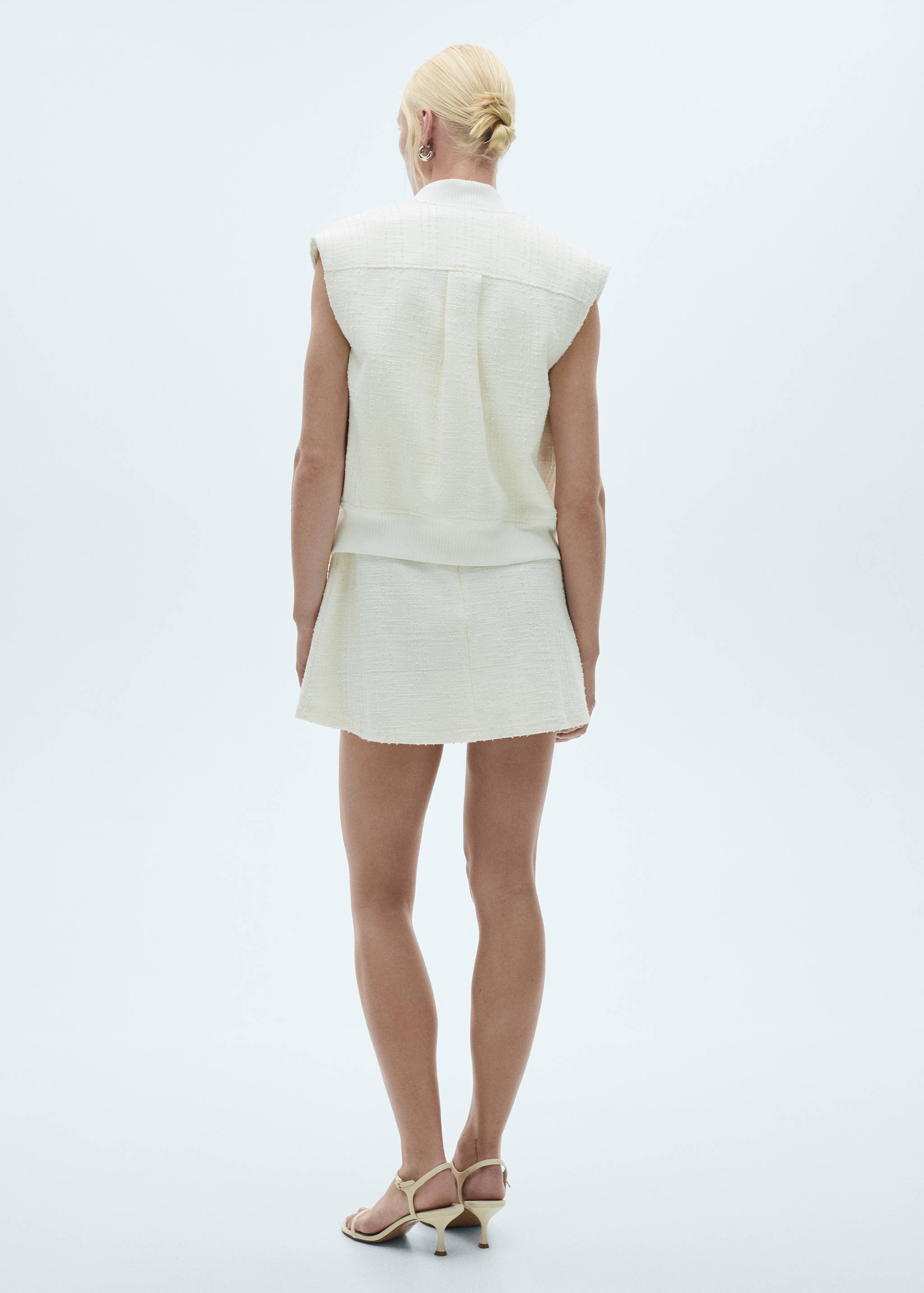 Textured waistcoat with pockets - Reverse of the article