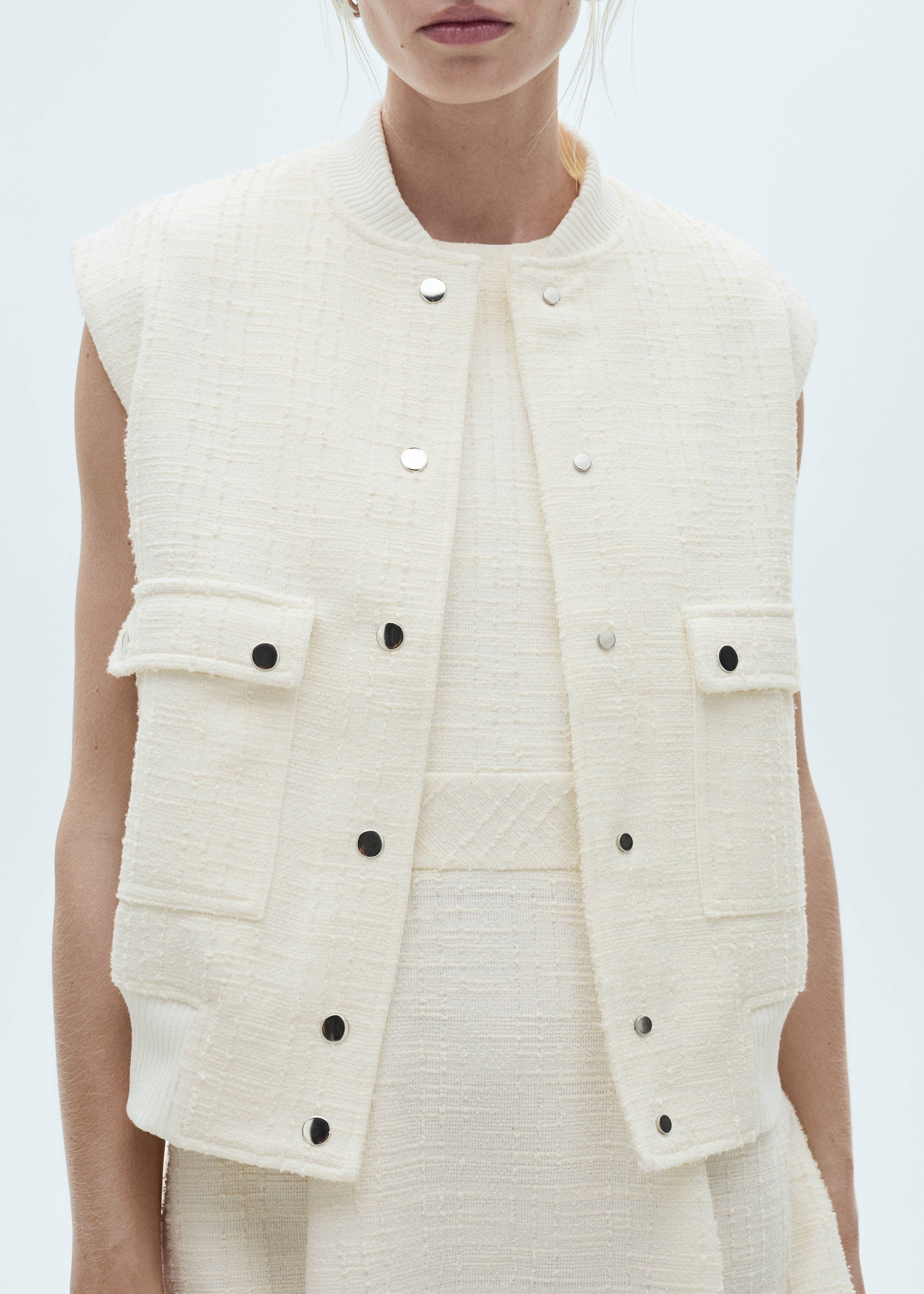 Textured waistcoat with pockets - Details of the article 1