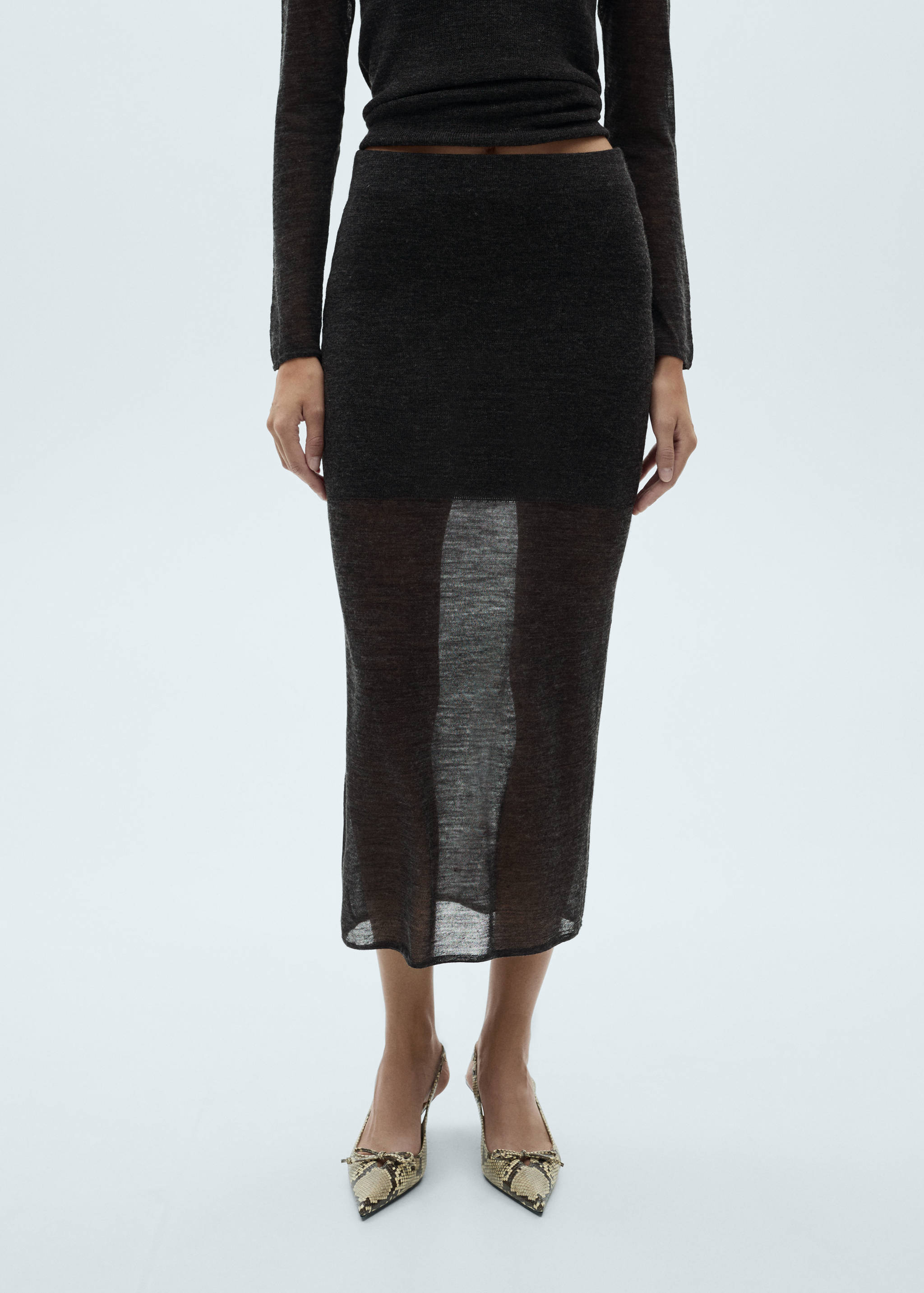 Semi-transparent knitted skirt - Medium plane