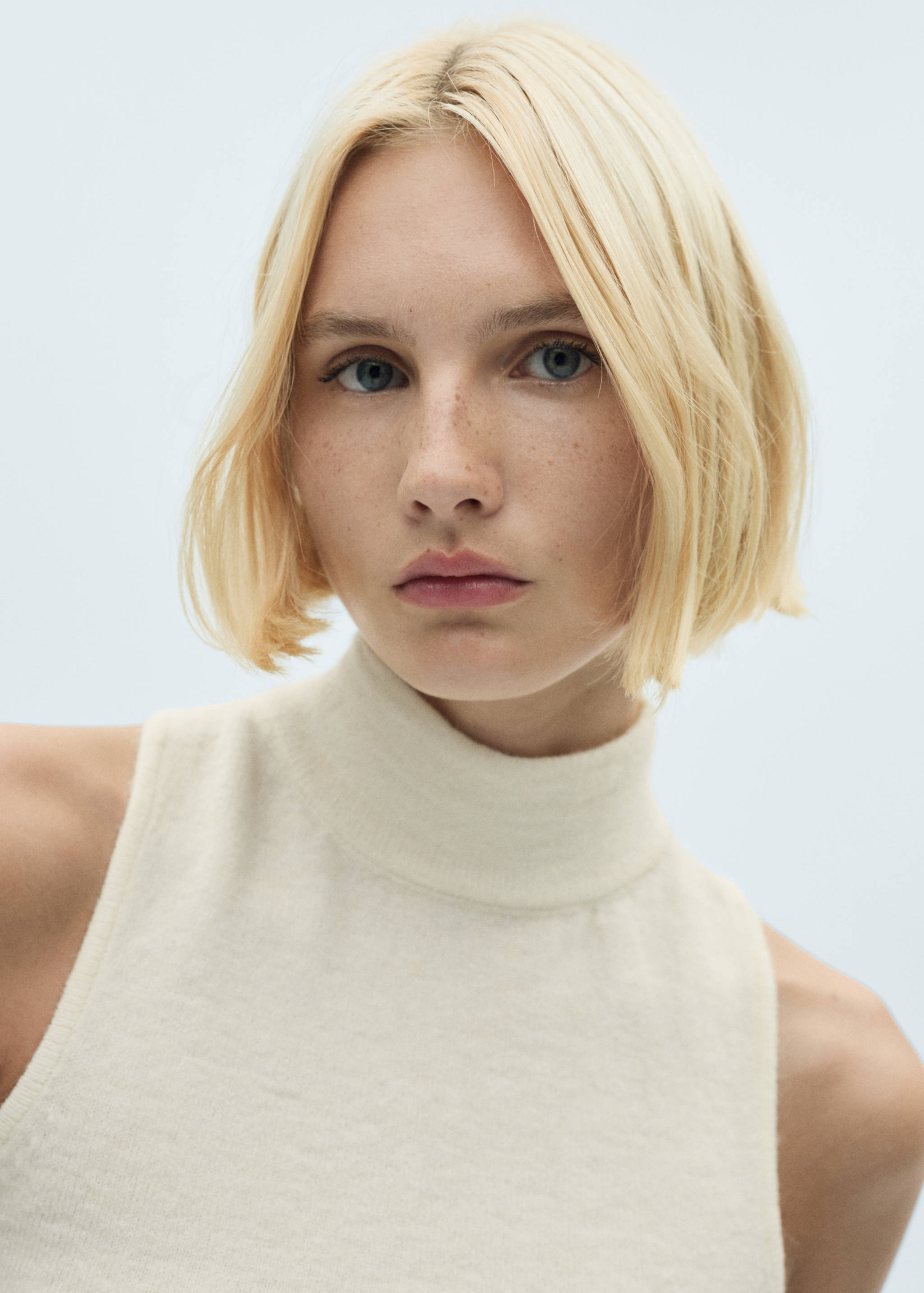 Open back knitted top - Details of the article 1