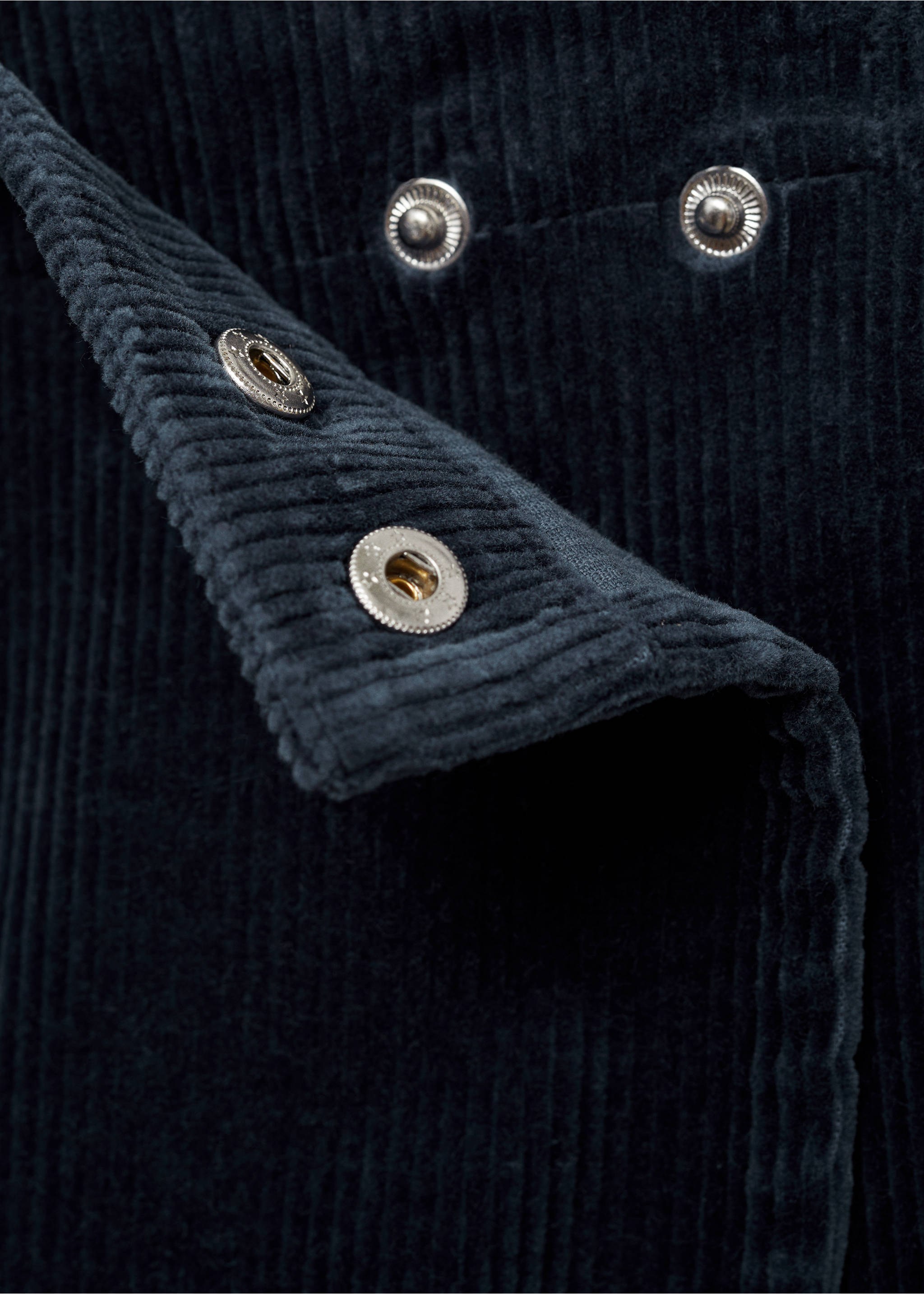 Hosenrock aus Cord - Detail des Artikels 8, Dunkles Marineblau. Ref: 77087665-00.