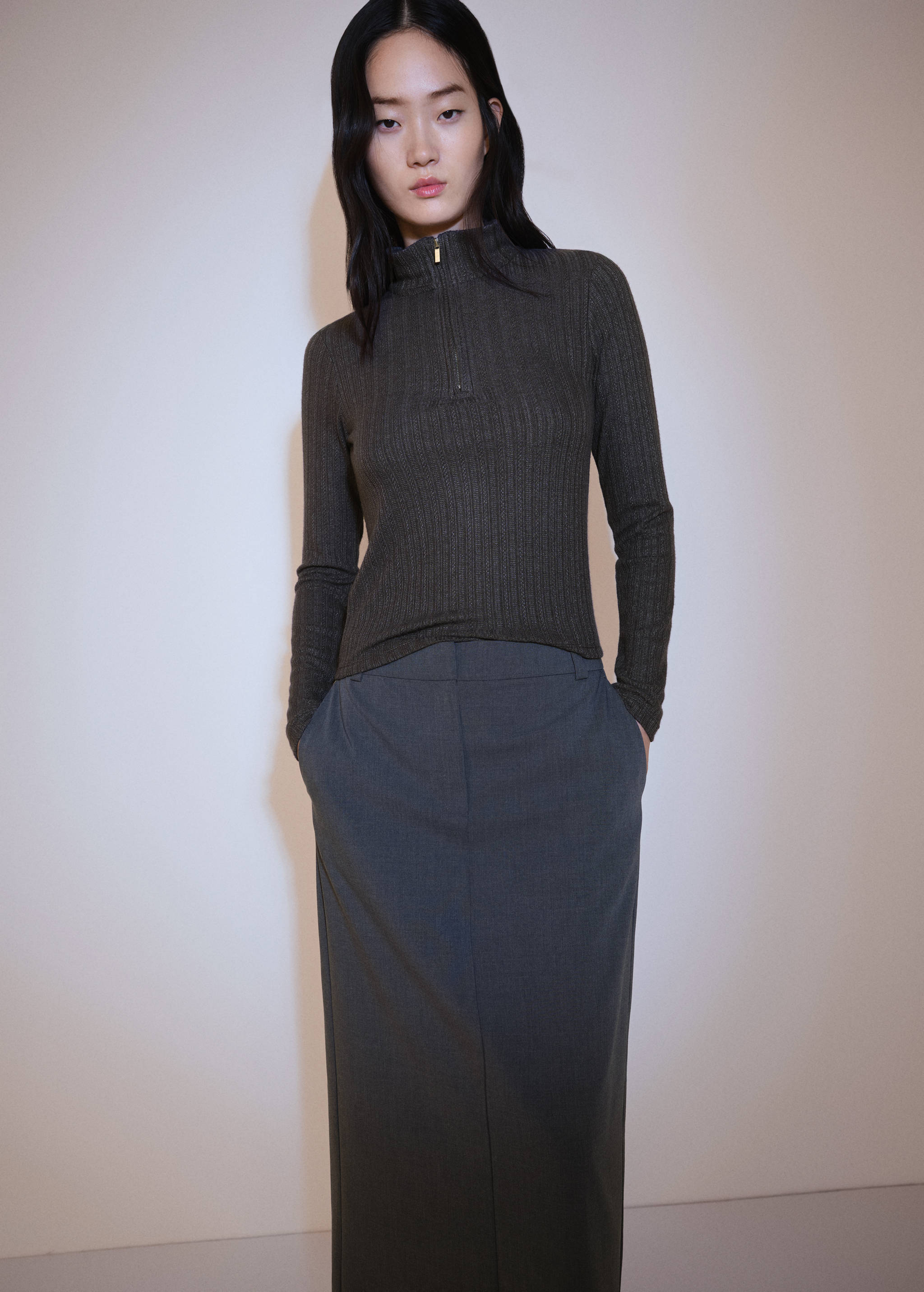 Stickad tröja dragkedja - Bild av mittparti