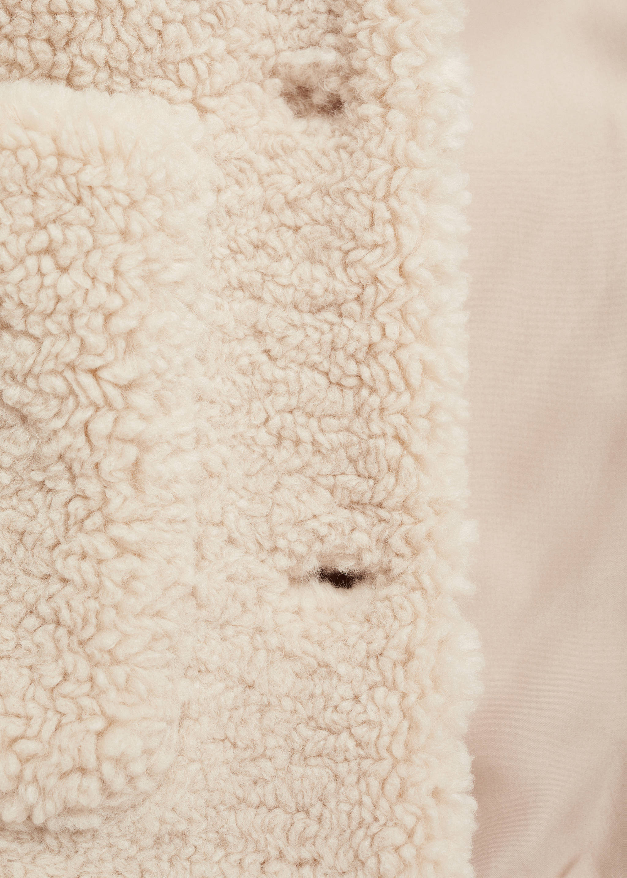 Jacke mit Pattentaschen und Shearlingkragen - Detail des Artikels 0