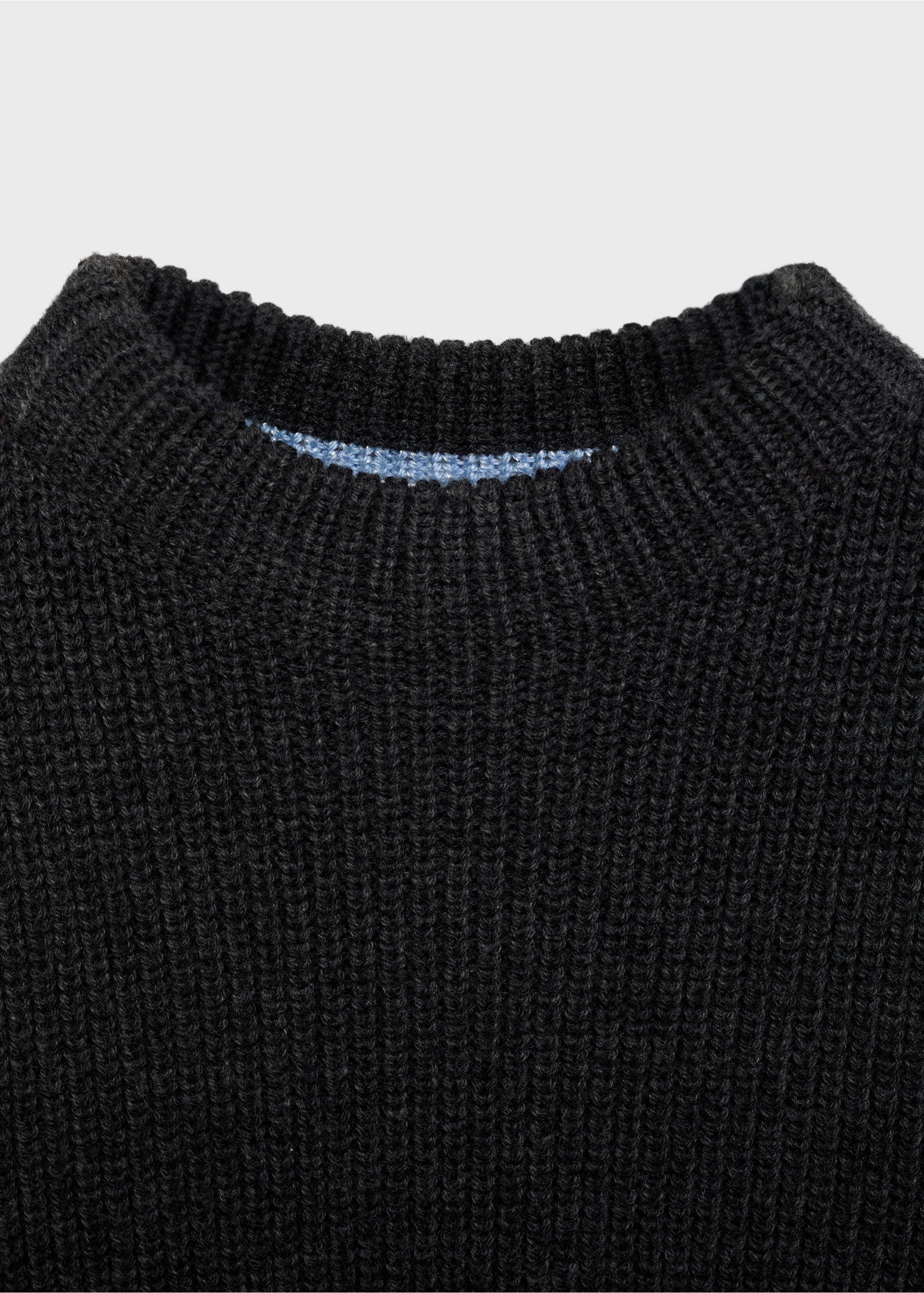 Knitted waistcoat with contrast hem - Details of the article 8, Charcoal. Ref: 77087689-00.