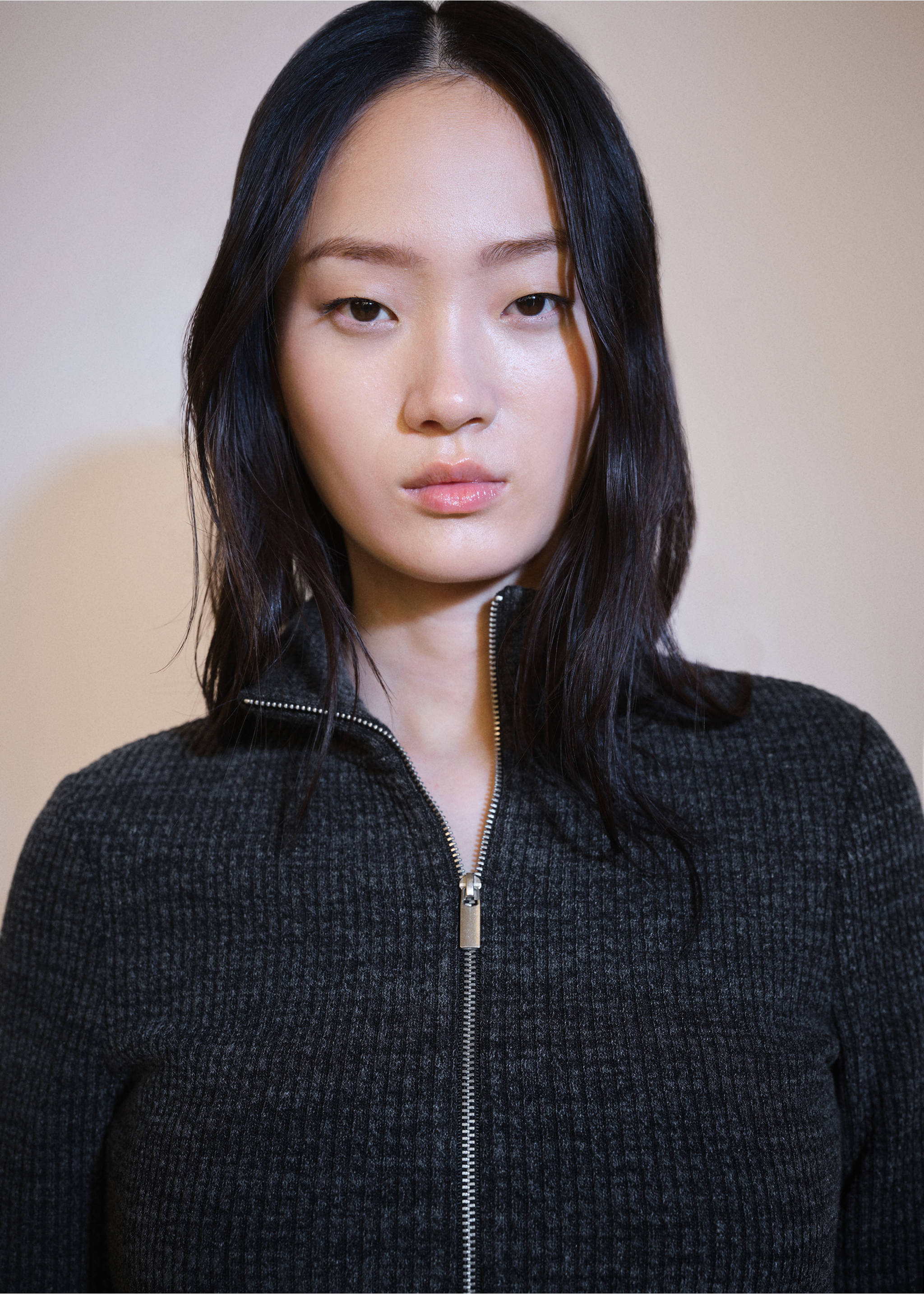 Knitted jacket with zip - Details of the article 1, Grey. Ref: 77087690-00.