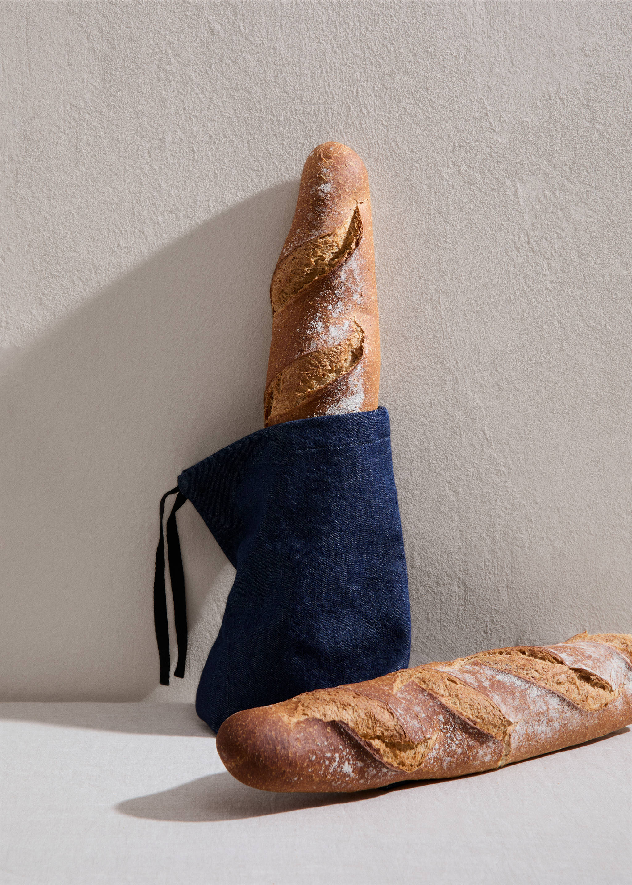 Denim bread bag with adjustable strap - General plane