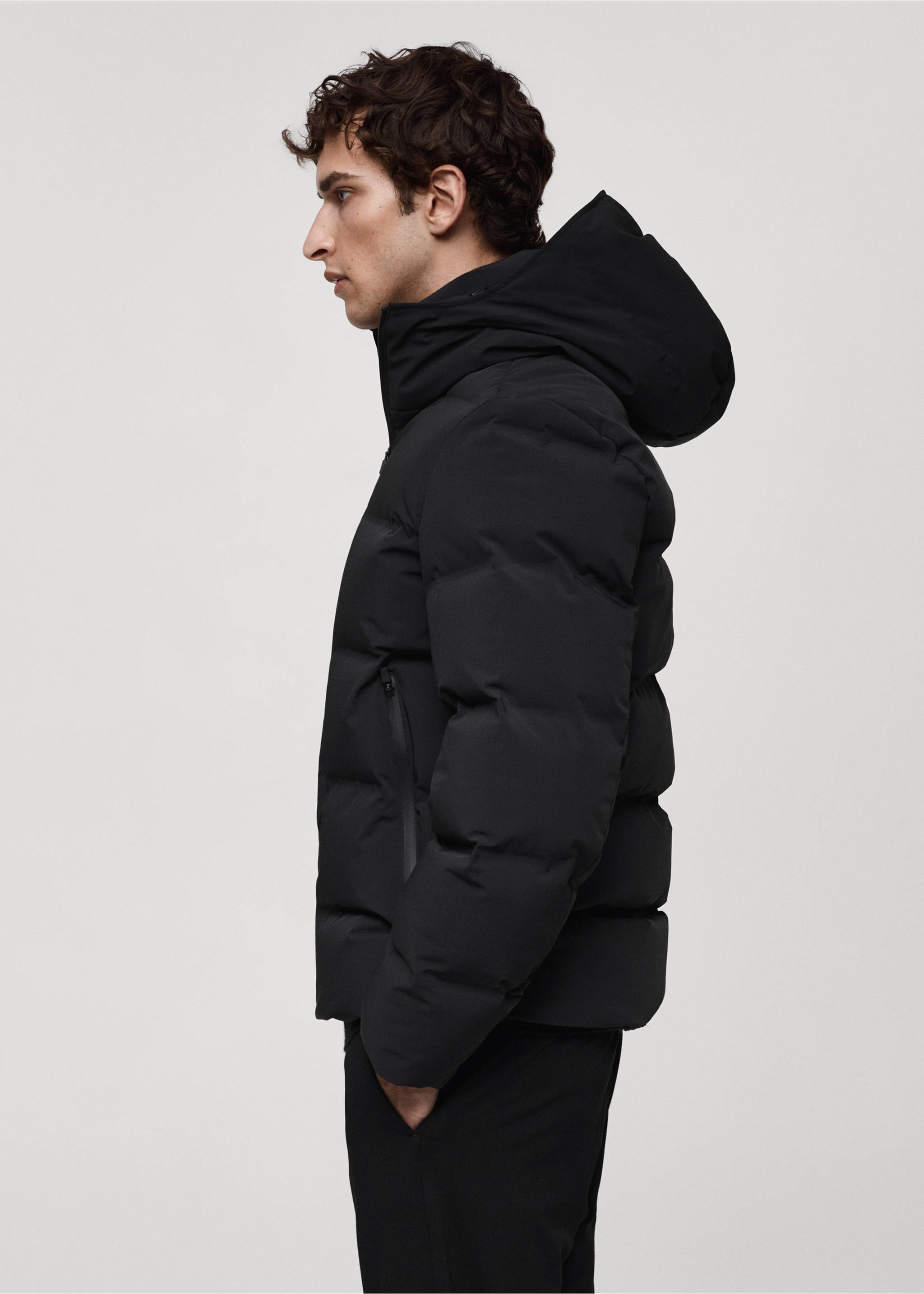 Waterproof anorak with down and feather filling - Details of the article 2, Black. Ref: 77087911-00.