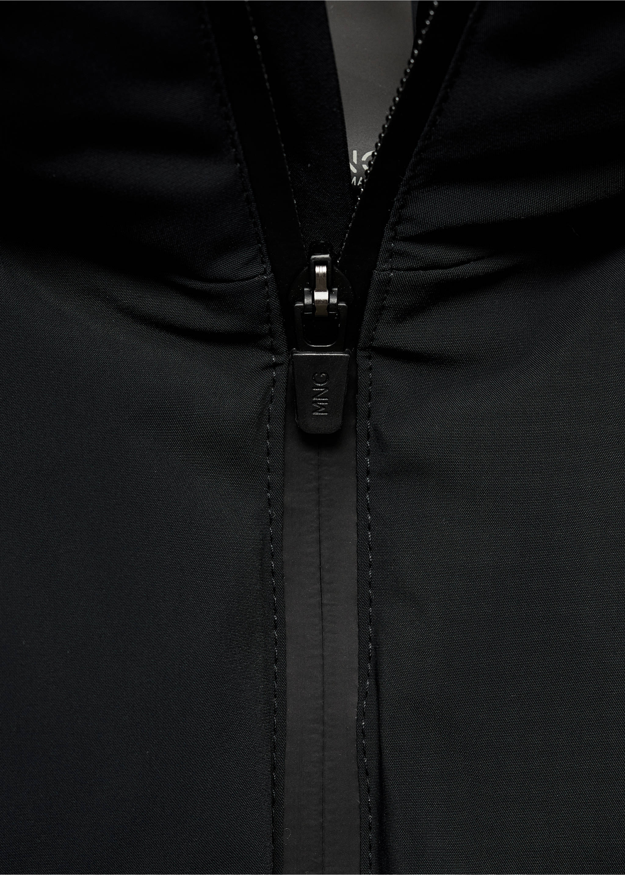 Waterproof anorak with down and feather filling - Details of the article 8, Black. Ref: 77087911-00.