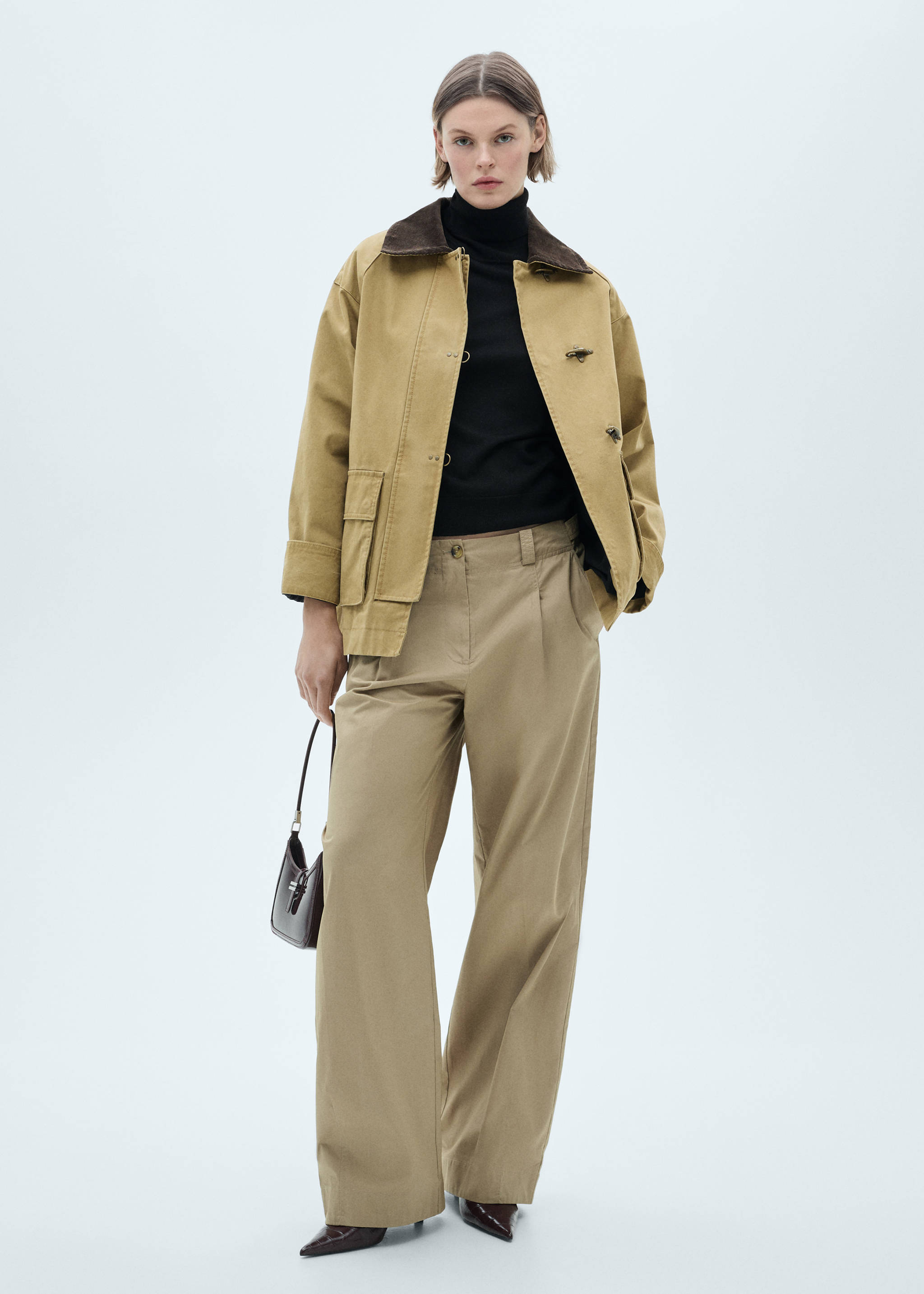 Fine-knit turtleneck sweater - General plane