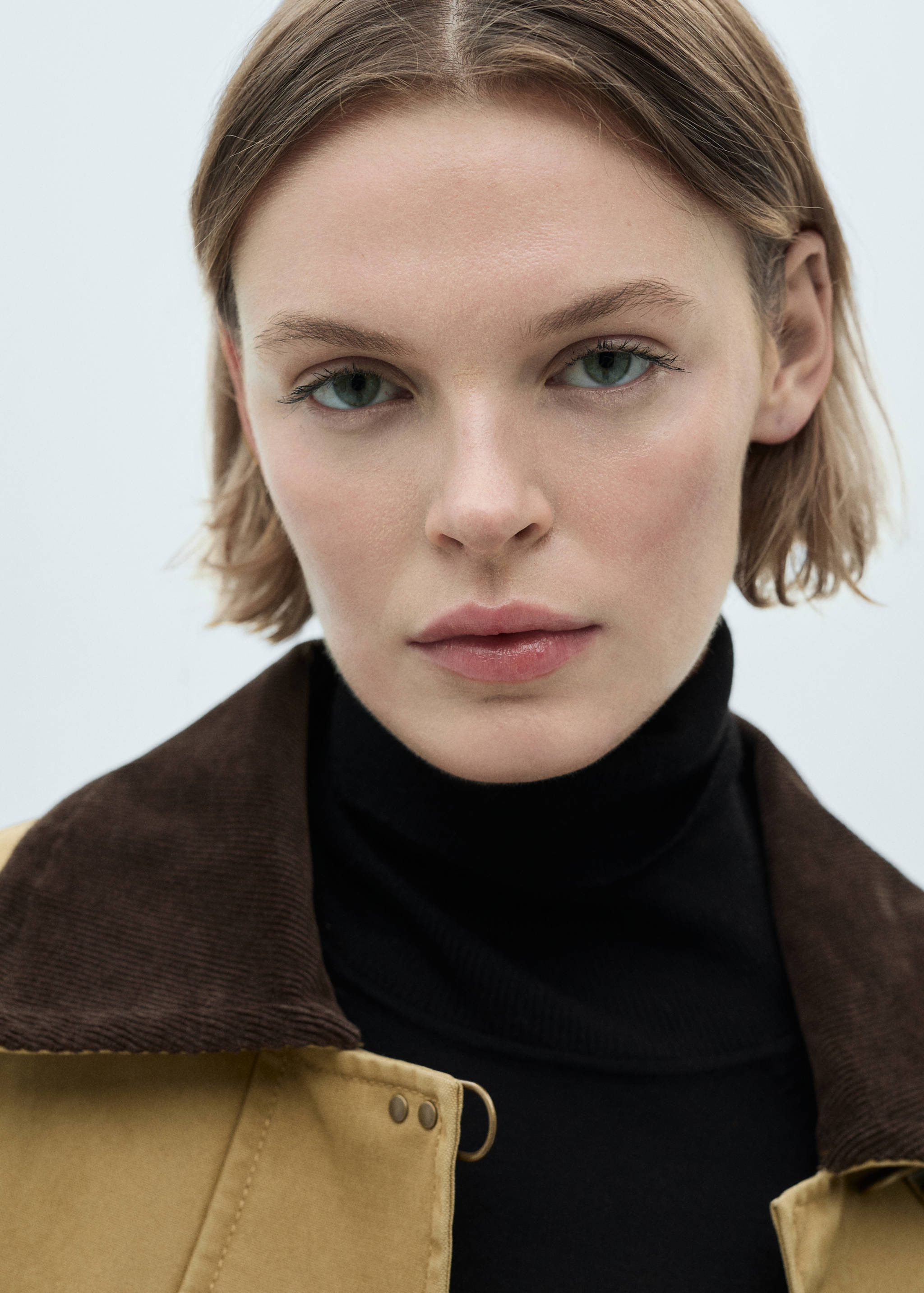 Fine-knit turtleneck sweater - Details of the article 1