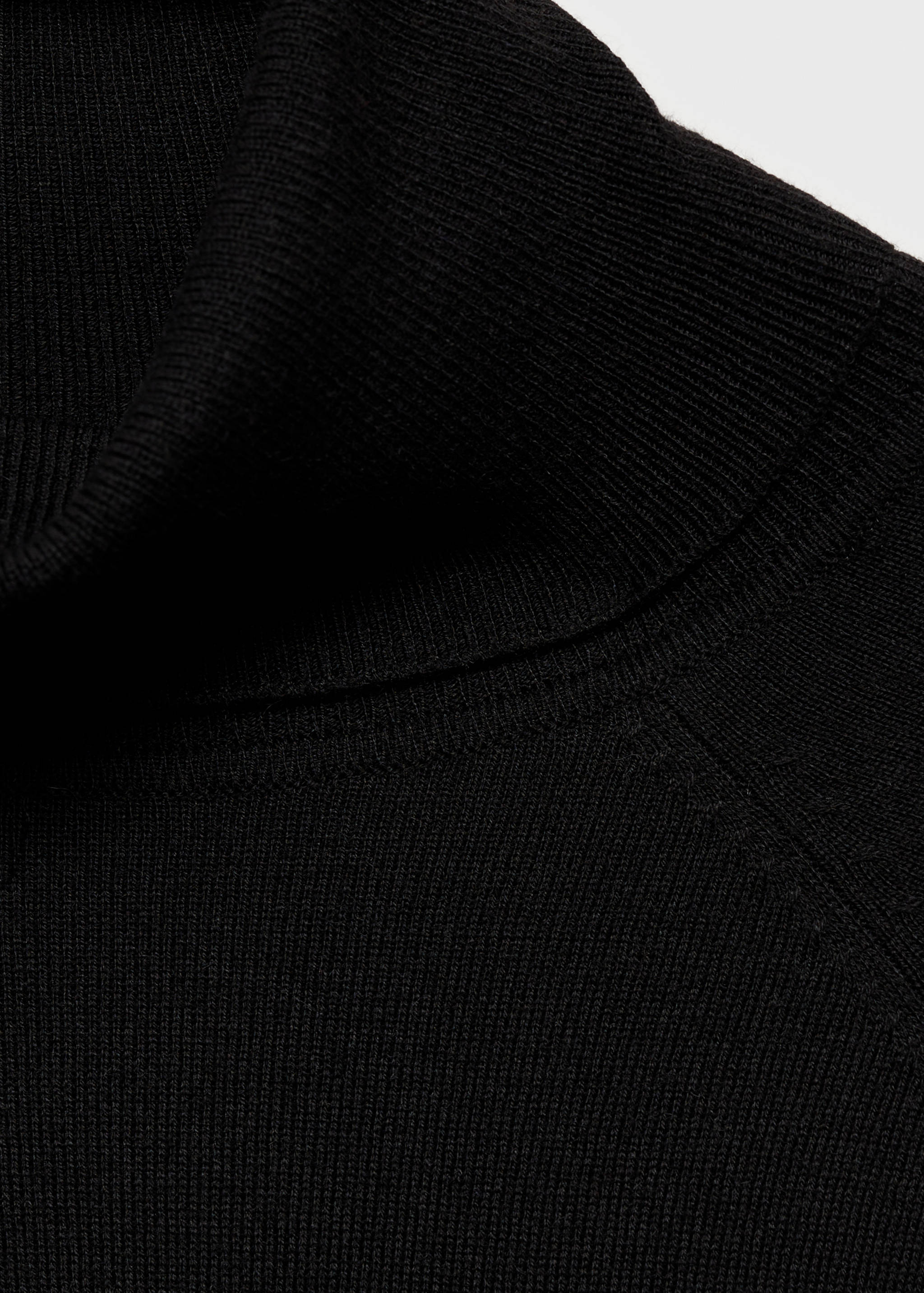 Fine-knit turtleneck sweater - Details of the article 8