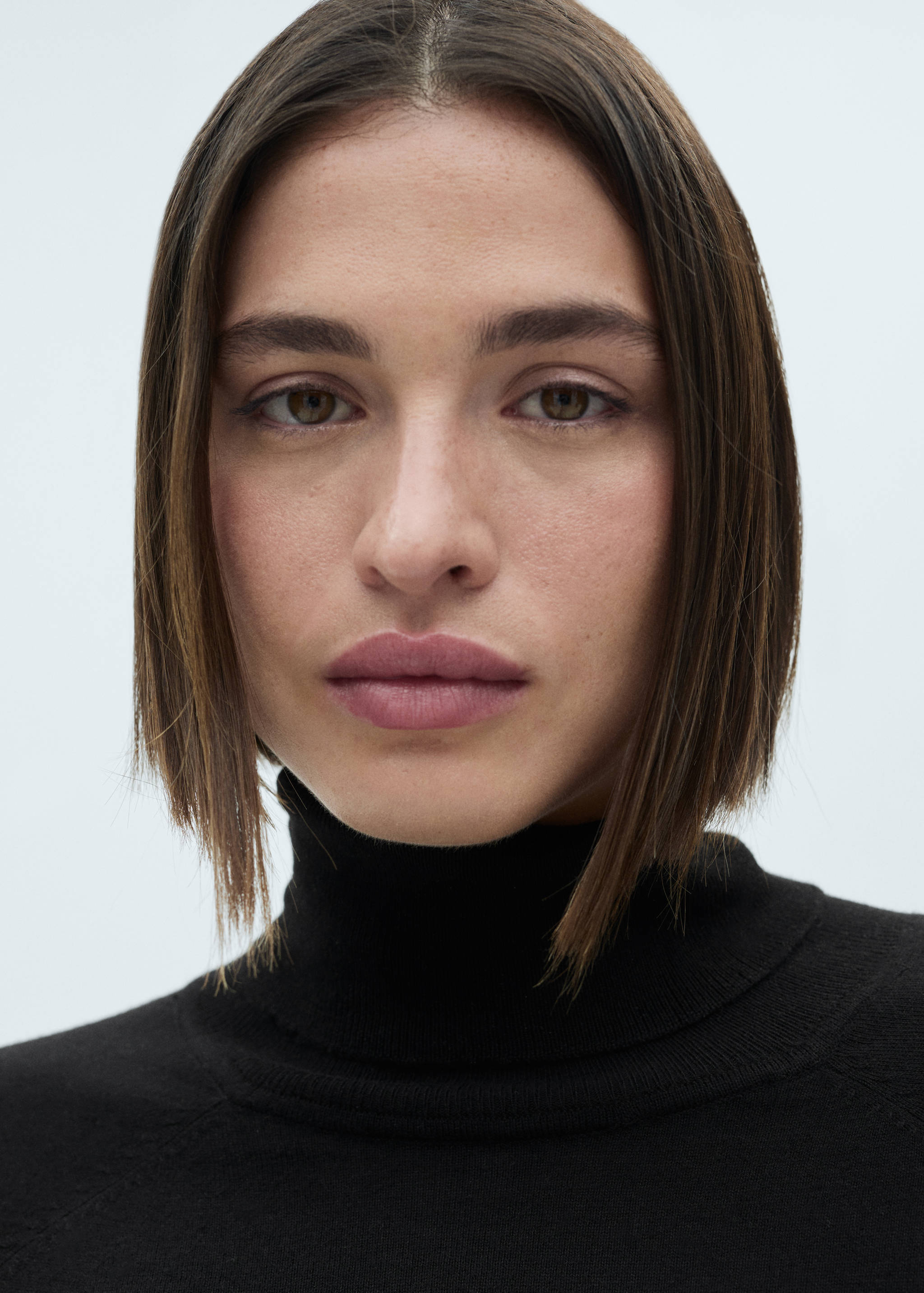 Fine-knit turtleneck sweater - Details of the article 4