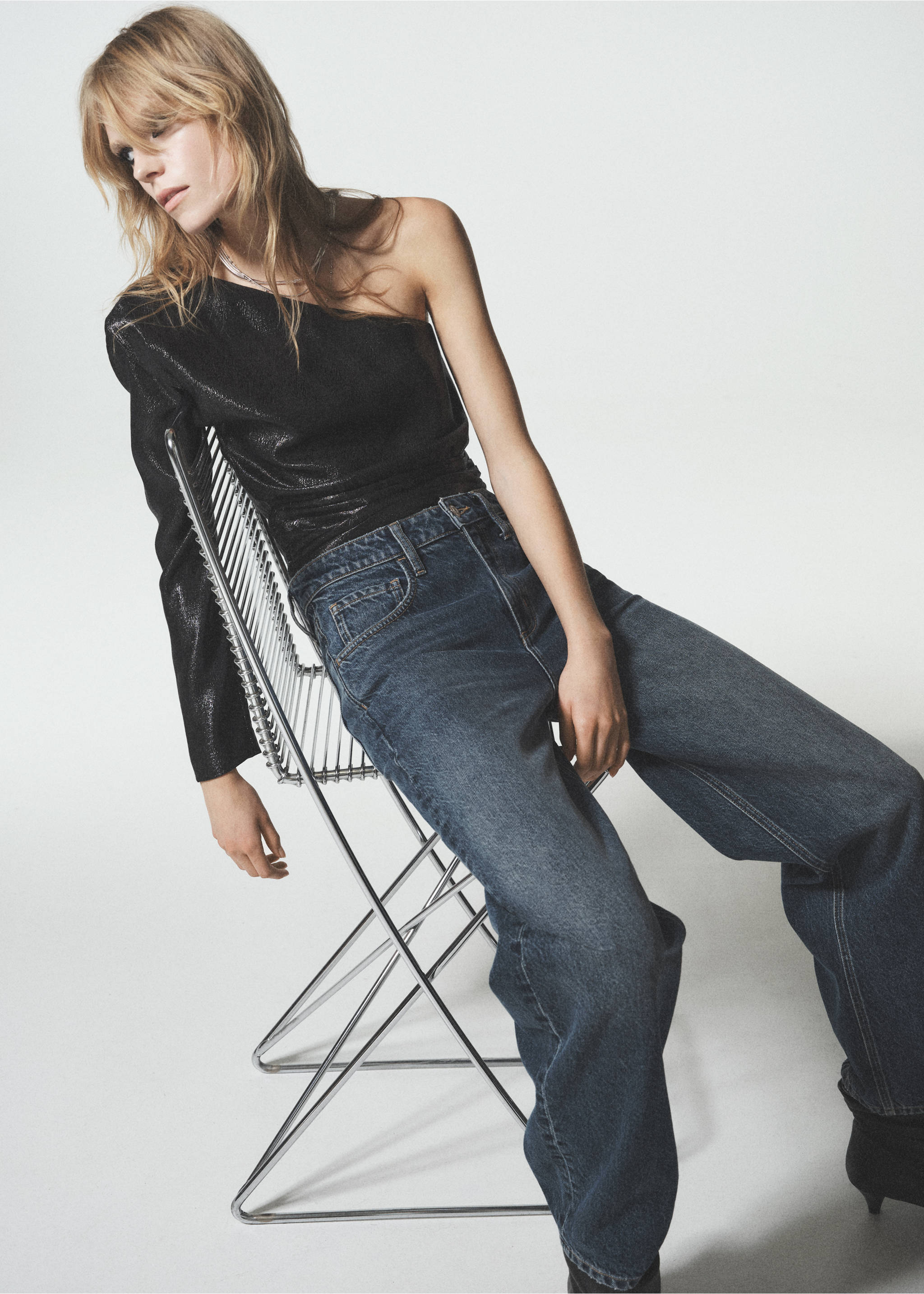 Asymmetrical puff sleeve blouse - Details of the article 6, Black. Ref: 77088266-00.