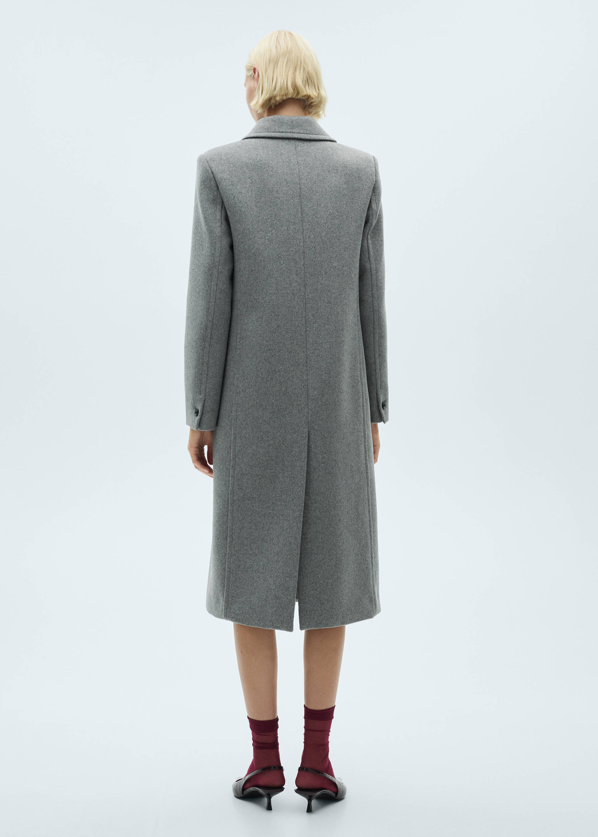 Wool coat with lapels - Reverse of the article