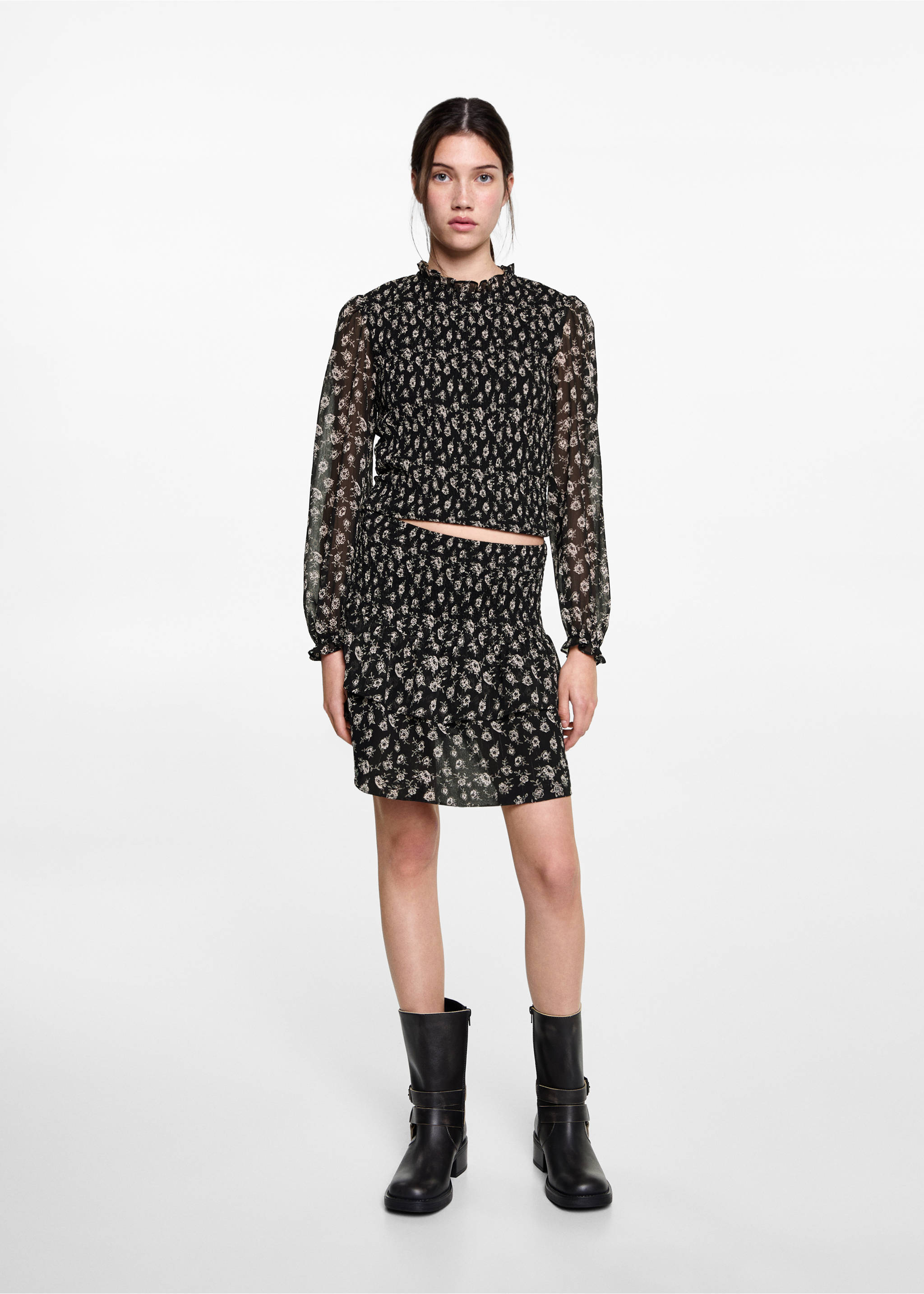 Bluză încrețită cu model floral - Plan general, Negru. Ref: 77088277-00.