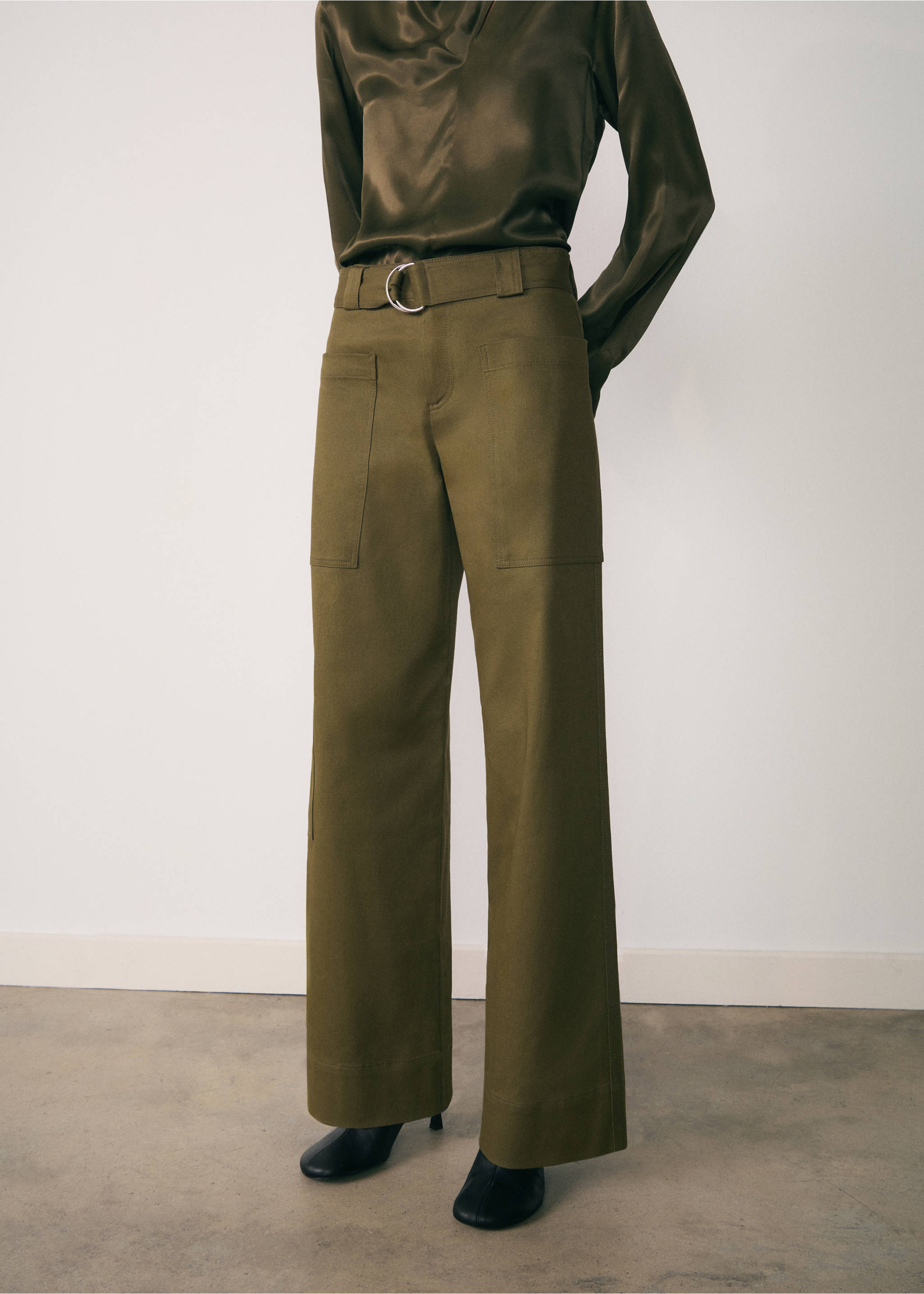 Belt cargo pants - Medium plane, Khaki. Ref: 77088282-00.