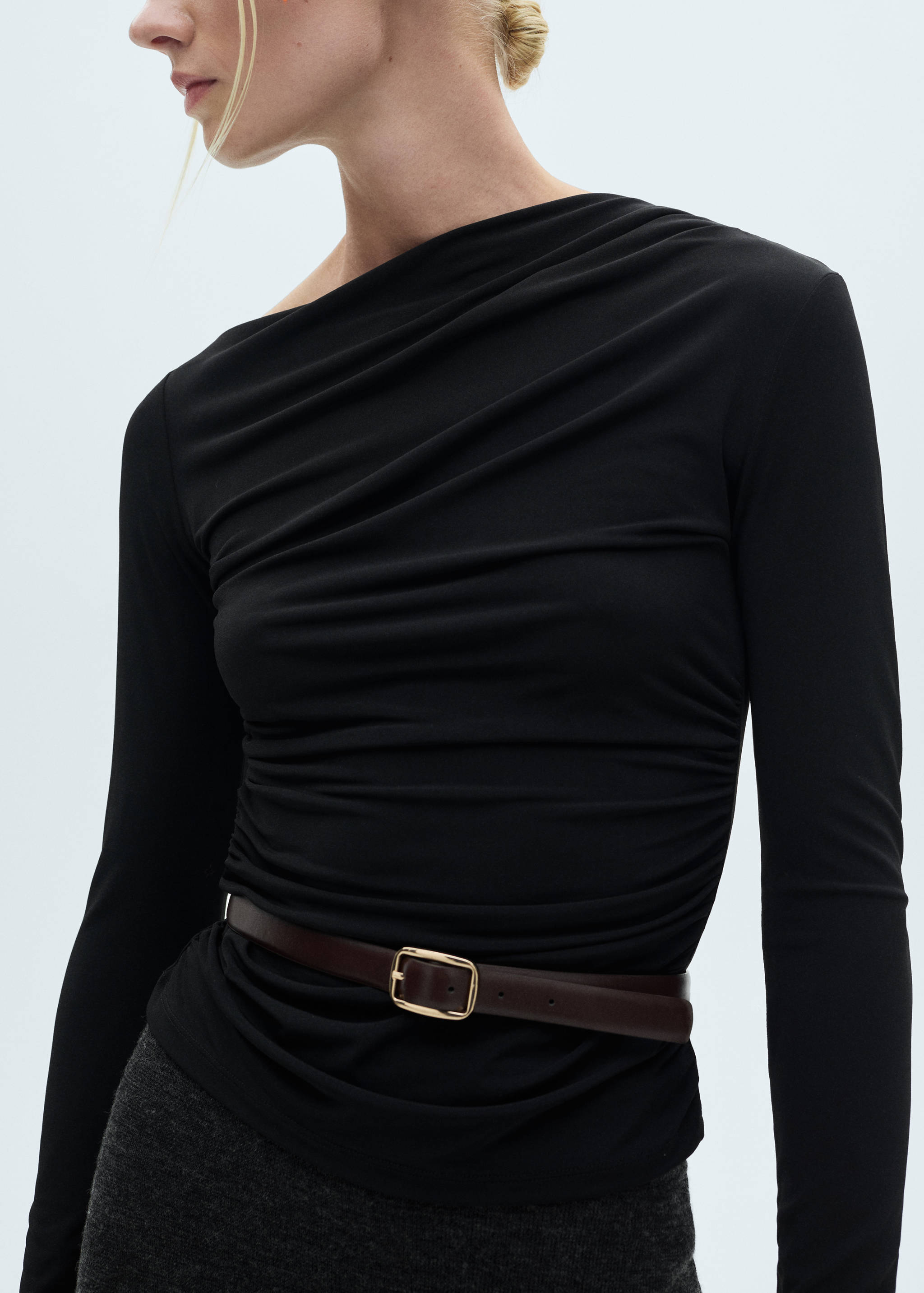 Asymmetrical gathered t-shirt - Details of the article 6