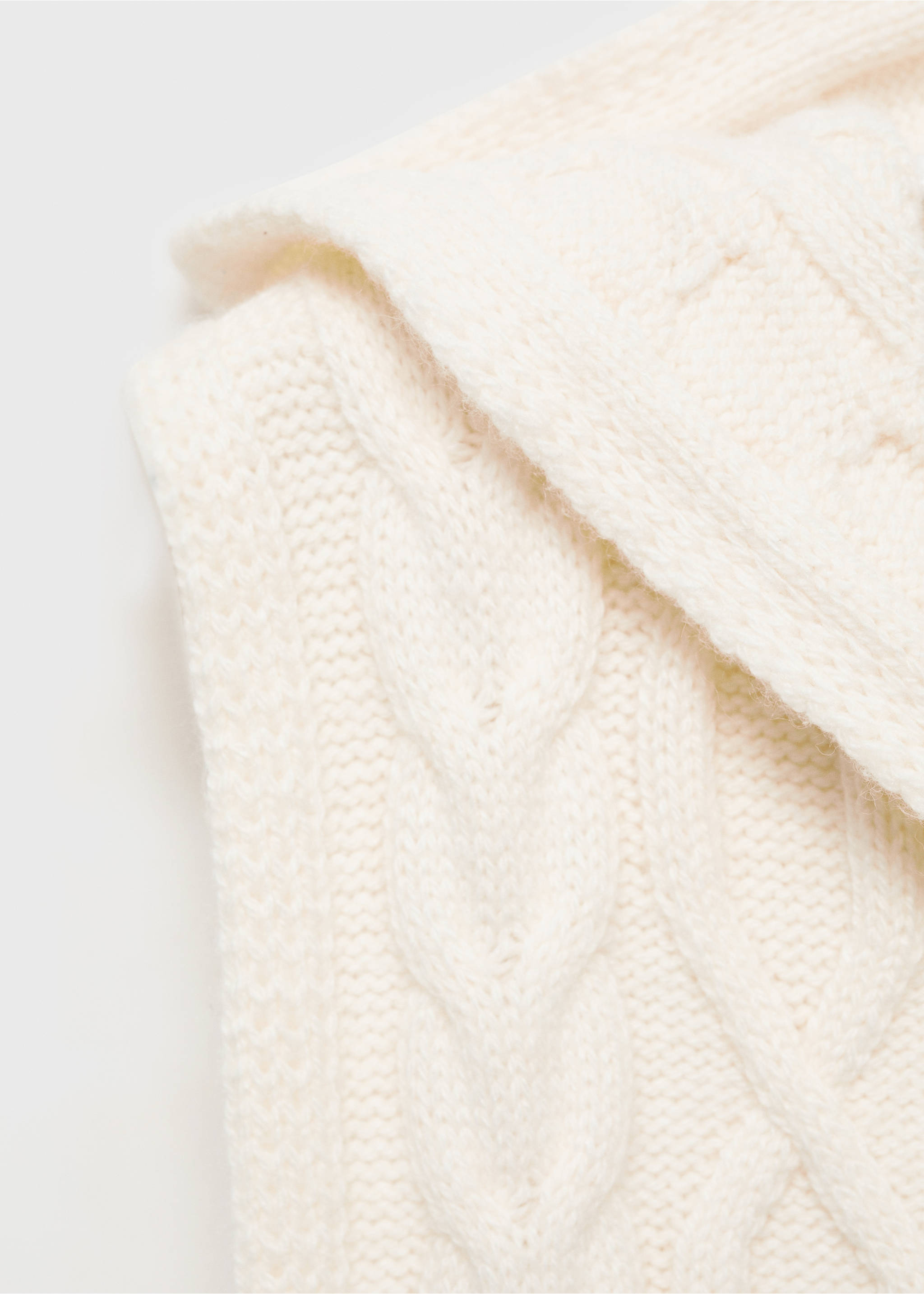 Kabelstickad väst med huva - Detaljer om artikeln 8, Rå. Ref: 77088634-00.