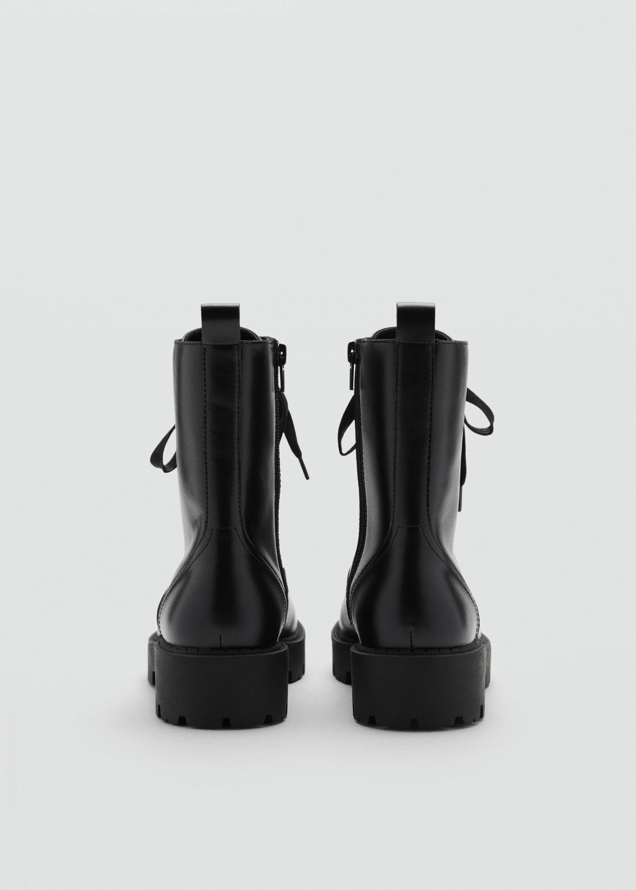 Lace-up leather ankle boots - Details of the article 2