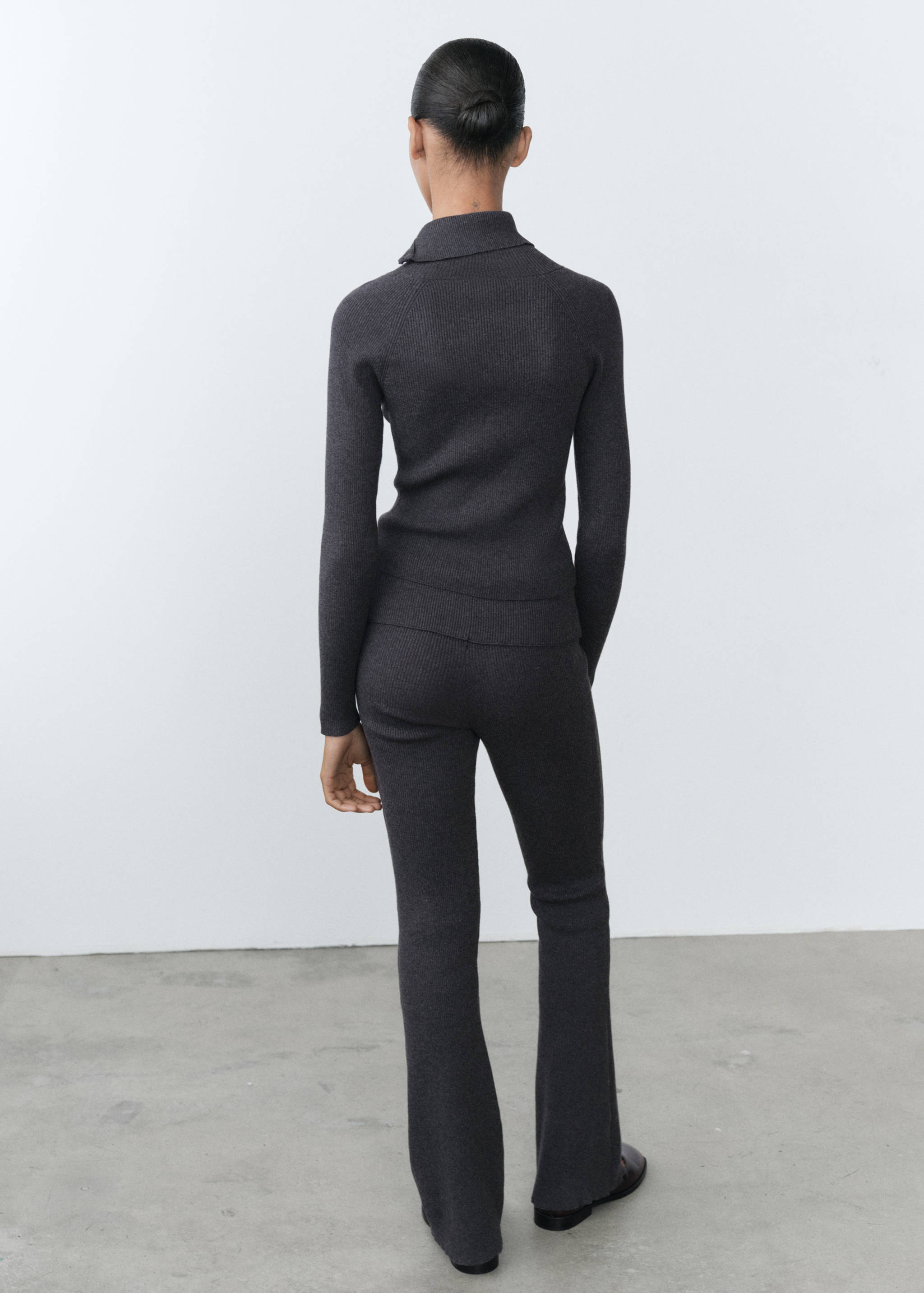 Trousers with knitted waistband - Reverse of the article