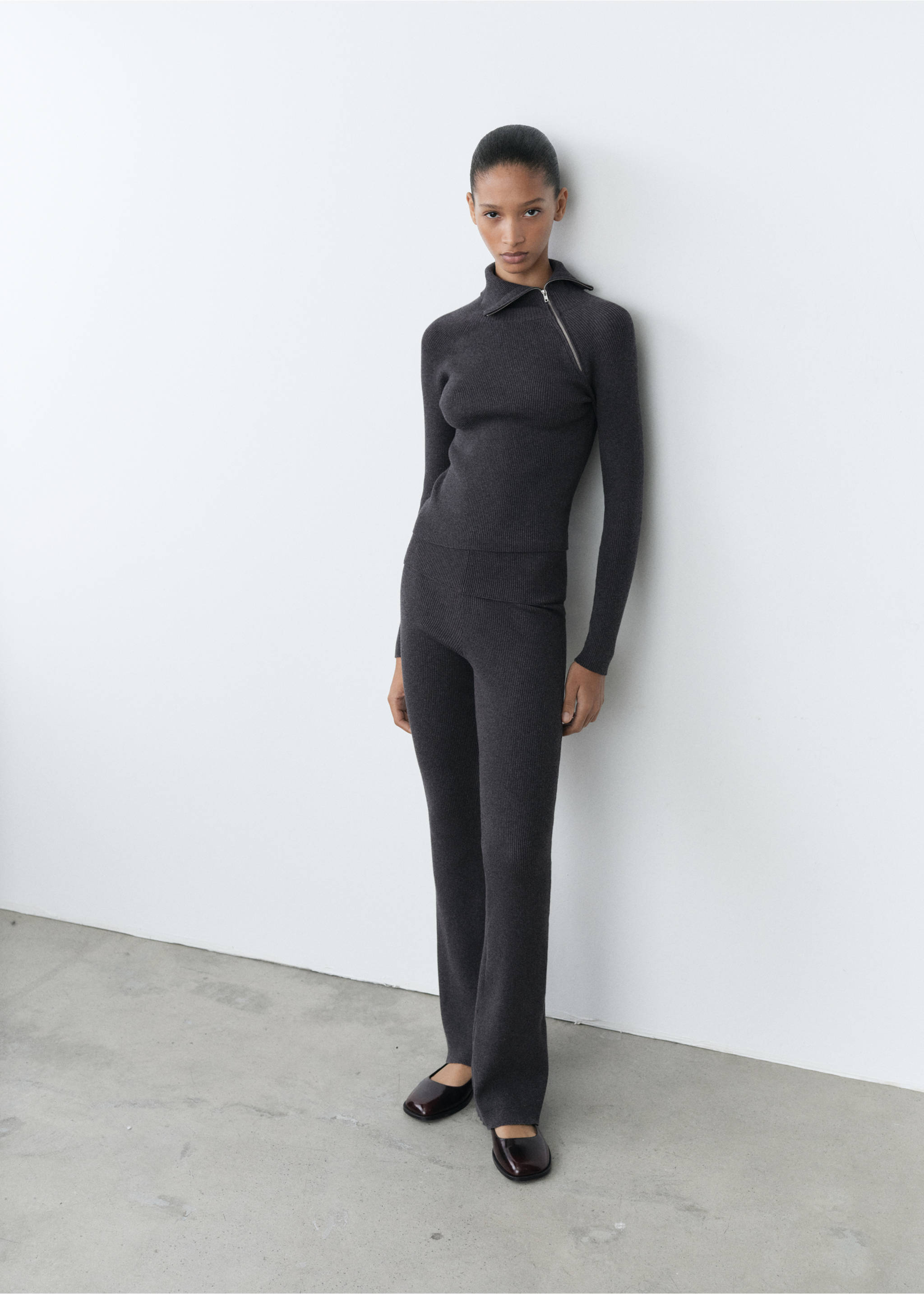 Trousers with knitted waistband - Details of the article 2, Grey. Ref: 77088636-00.